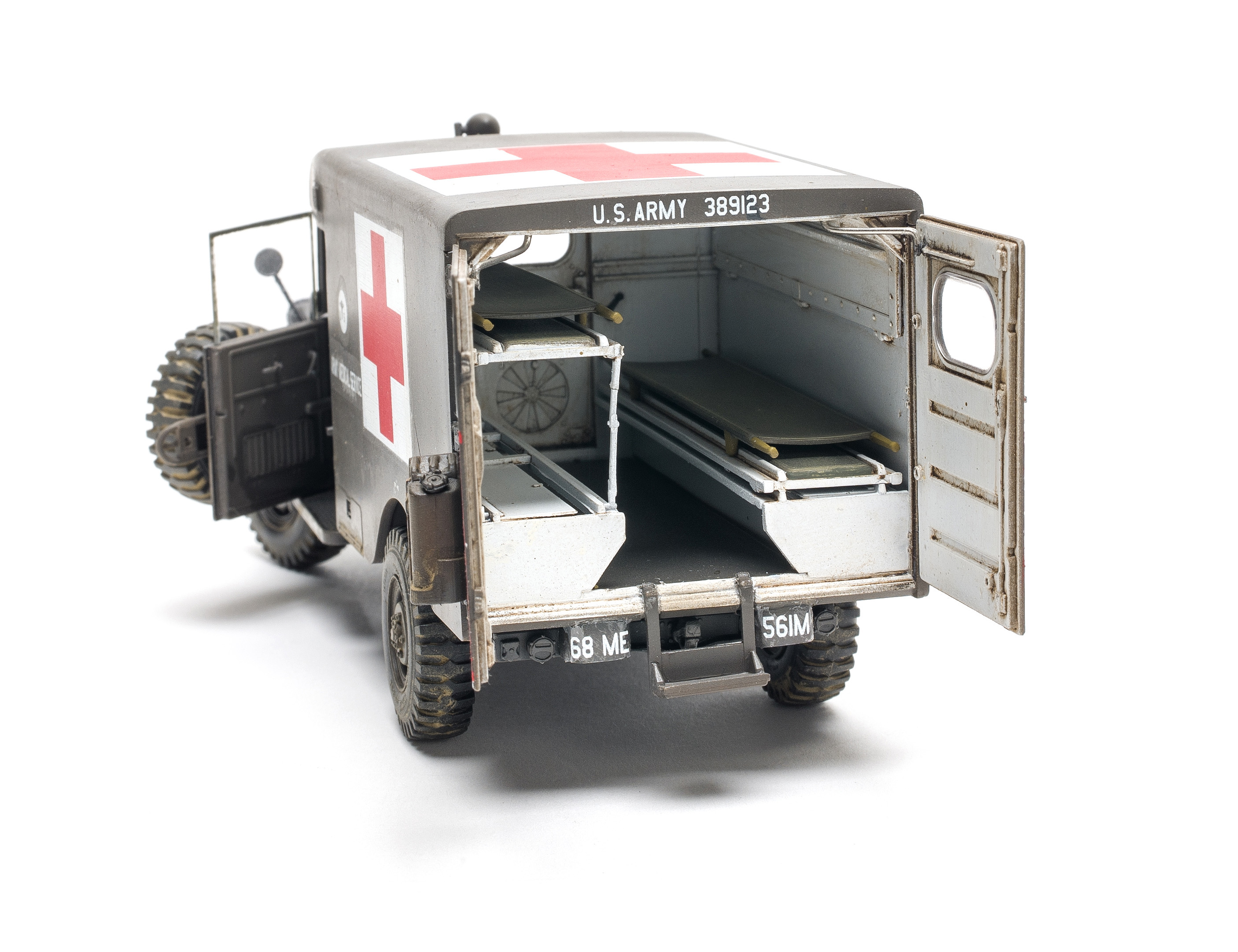 Build review of the Roden M43 3/4-ton ambulance scale model kit