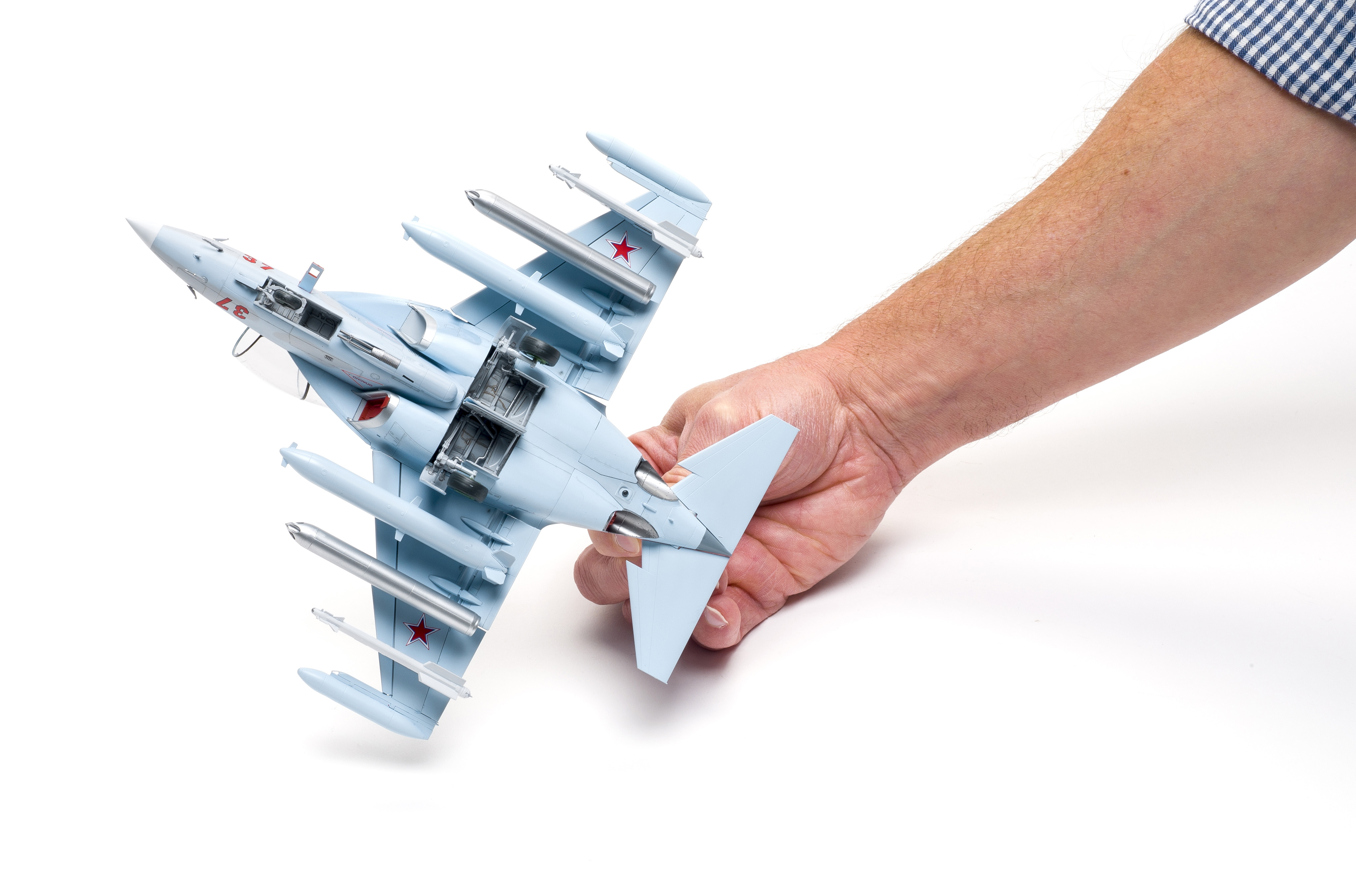 Build review of the Zvezda Yak-130 scale model kit