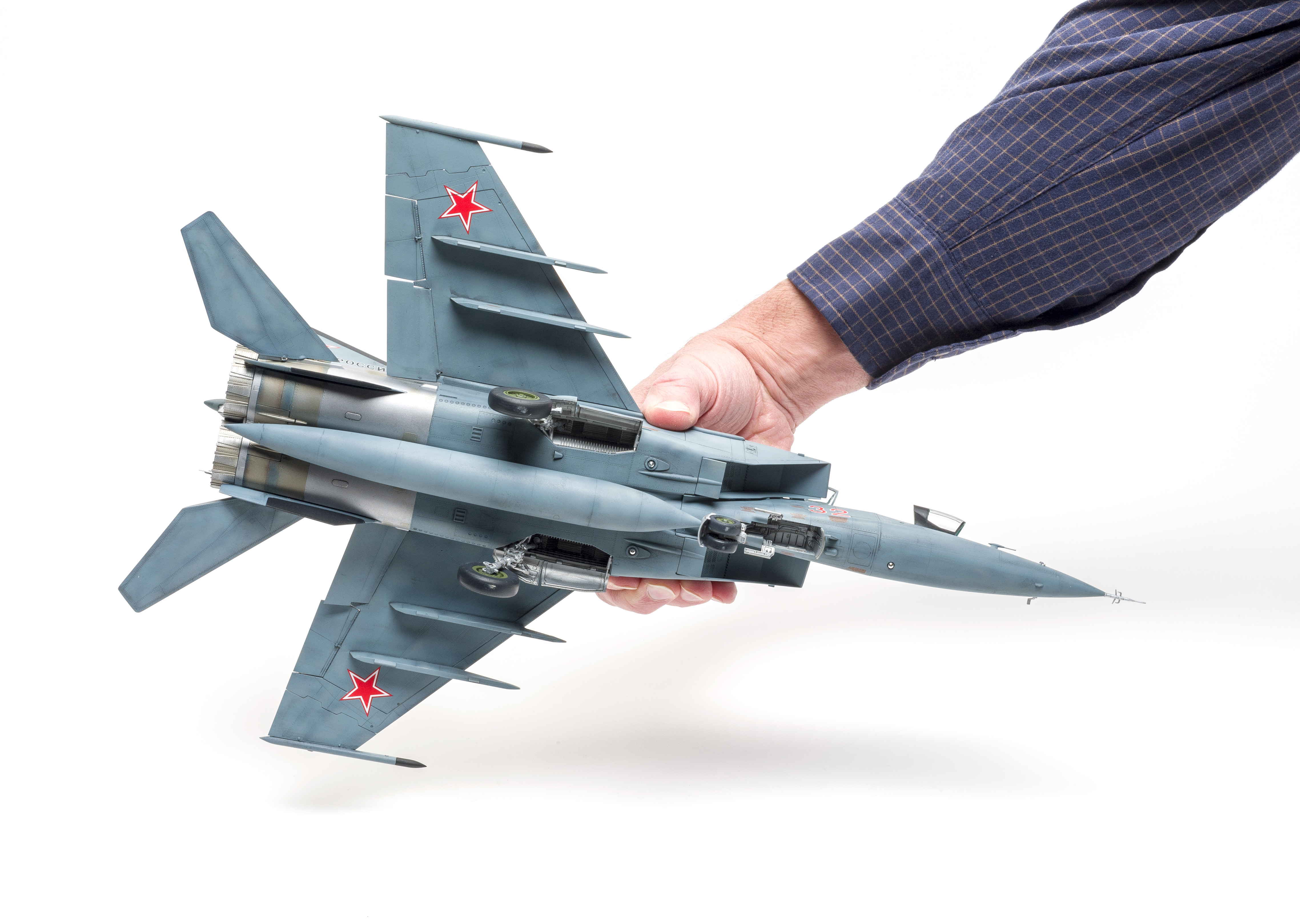 Build review of the Kitty Hawk MiG-25PU “Foxbat” scale model kit