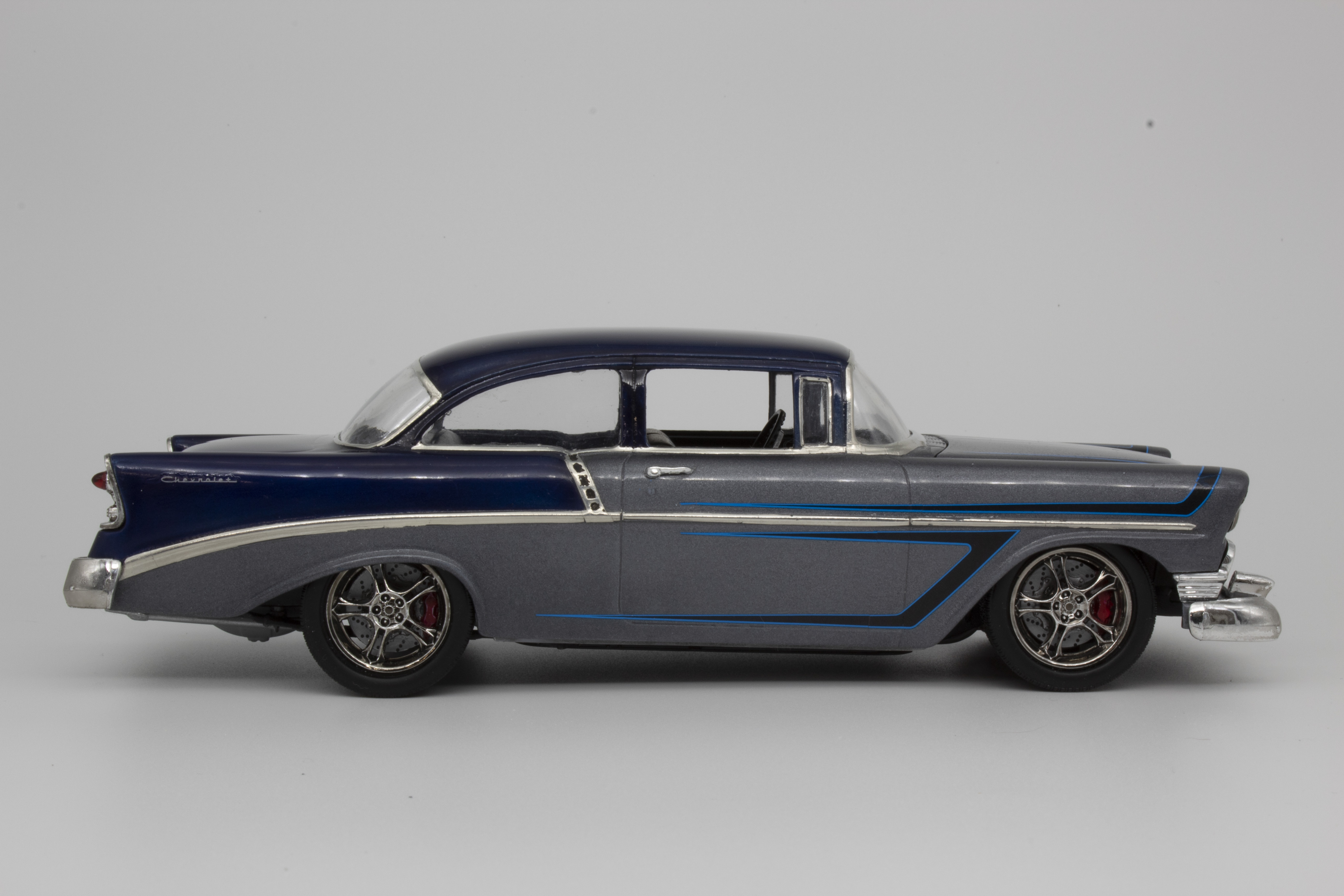 Build review of the Revell 1956 Chevy Delray 2 'n 1 scale model