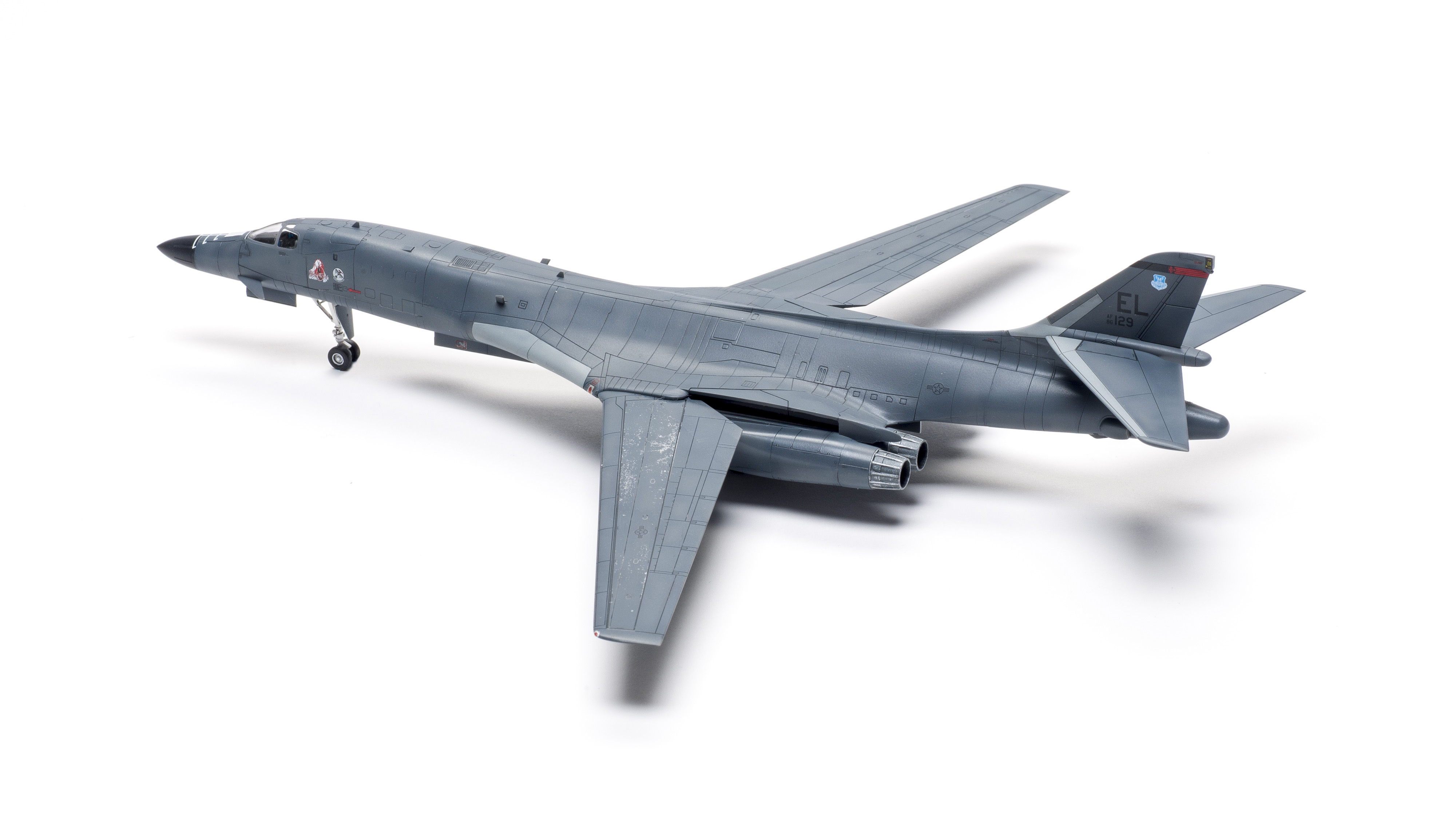 Build review of the Academy B-1B Lancer scale model kit