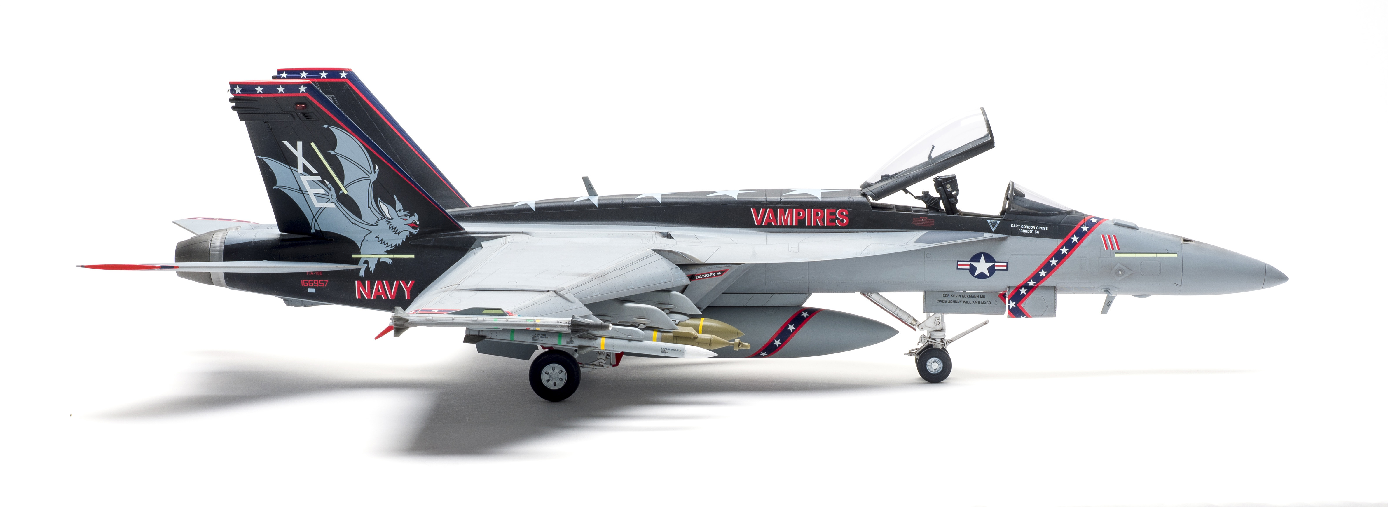FSMWB0220_Revell_FA18_Super_Hornet_06