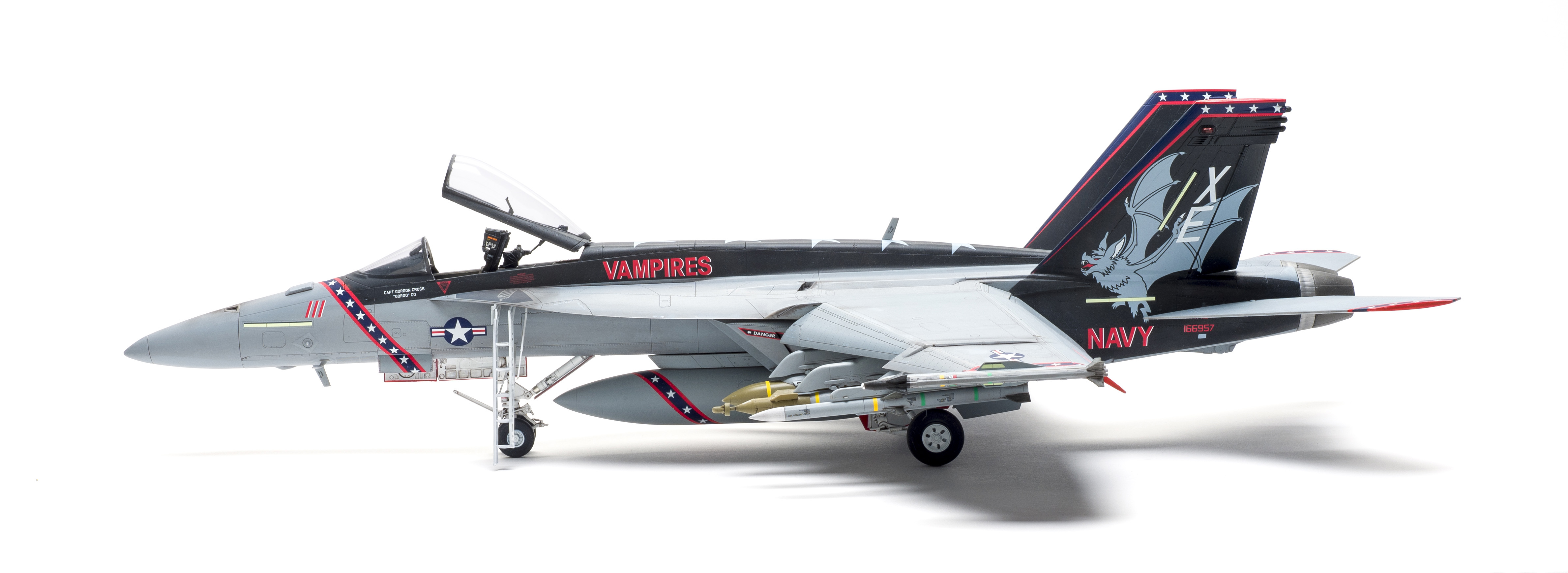 FSMWB0220_Revell_FA18_Super_Hornet_07