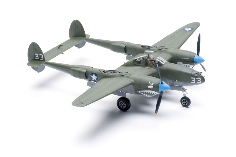 Build review of the Tamiya P-38F/G Lightning scale model kit