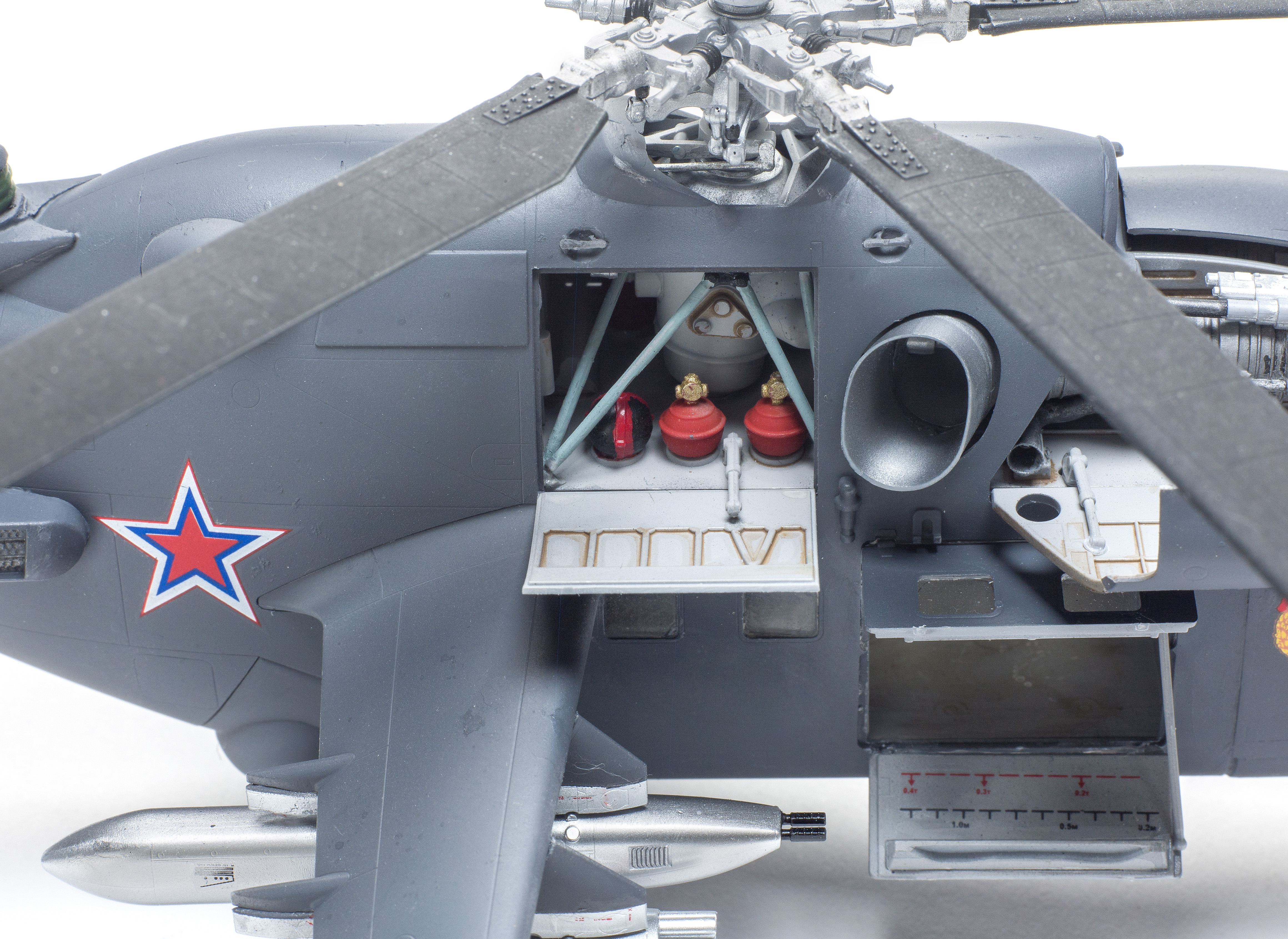 1円～ ズベズダ 1/48 MIL-Mi 24 V/VP ソビエト戦闘ヘリコプター