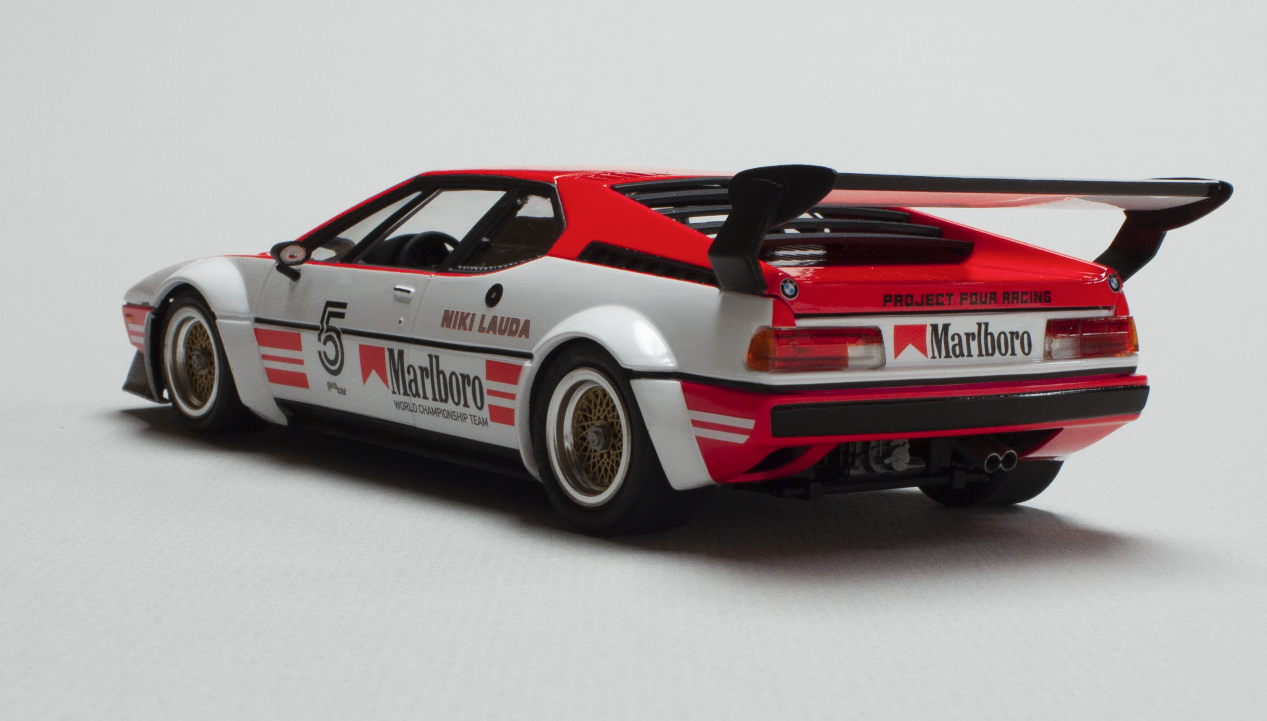 Build review of the BMW M1 Procar scale model aircraft kit 