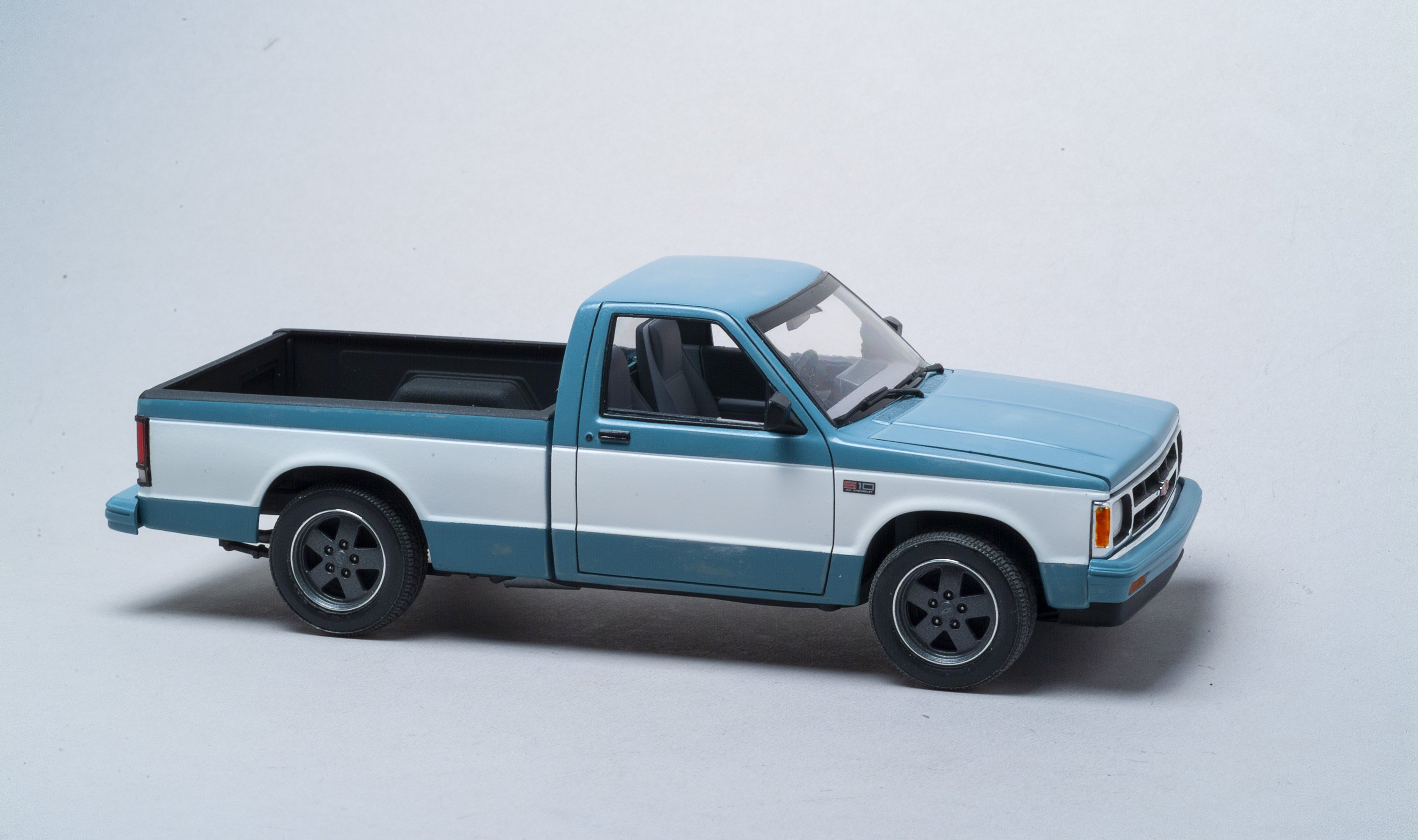 Build review of the Monogram Chevy S-10 “Street Sleeper” pickup scale model  truck kit | FineScale Modeler Magazine