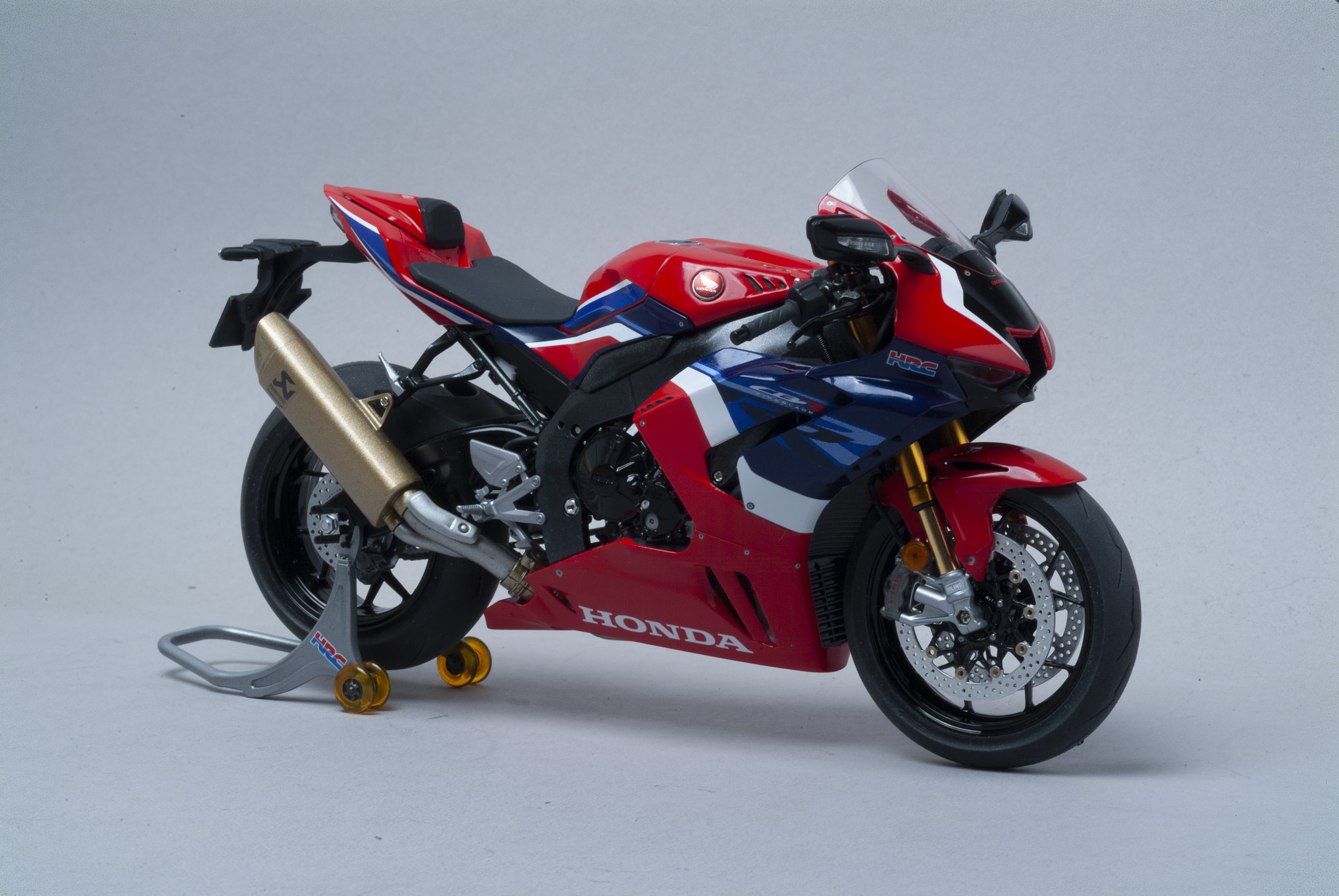 Build review of the Tamiya Fireblade scale model motorcycle kit