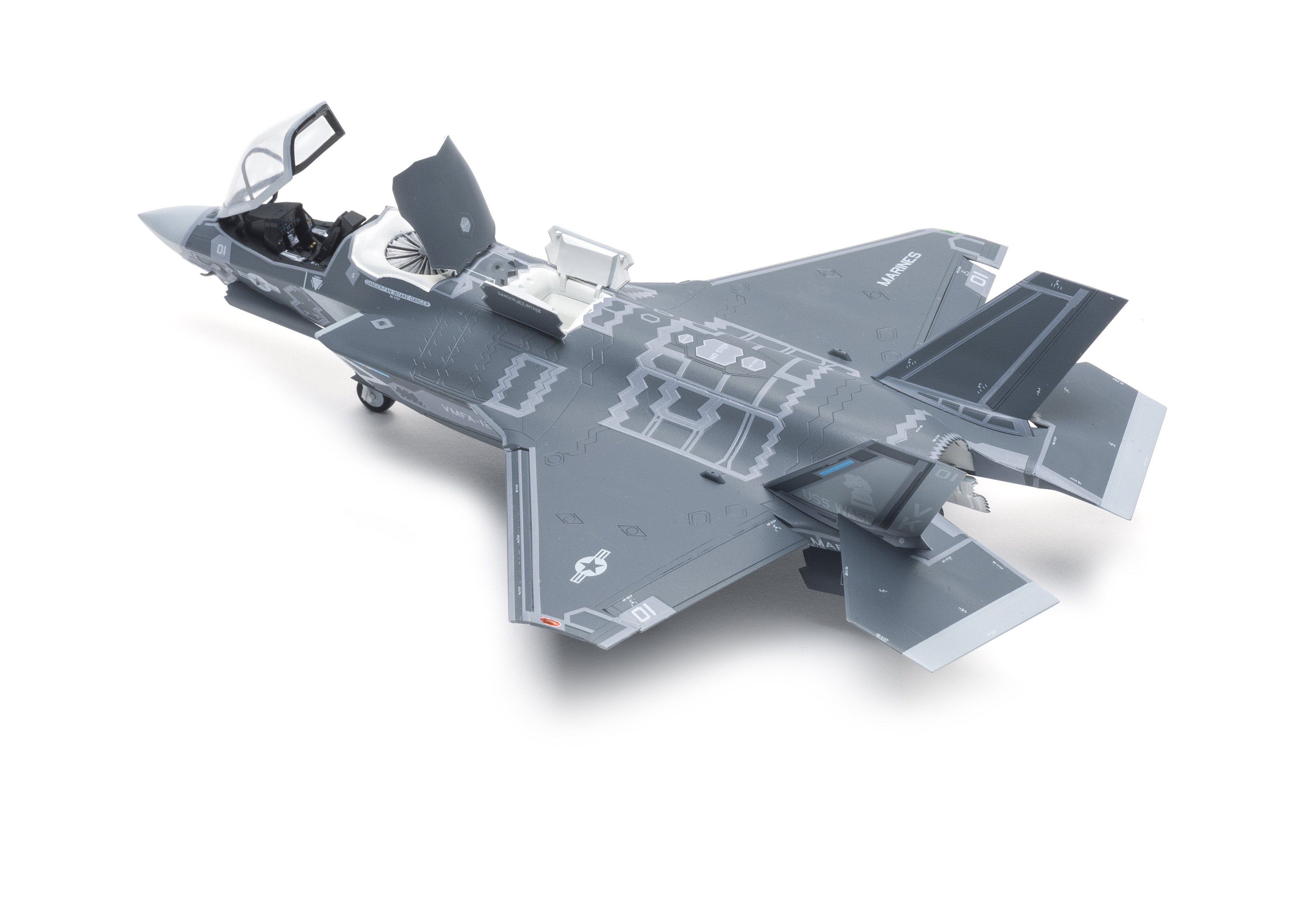 Build review of the Academy USMC F-35B scale model aircraft