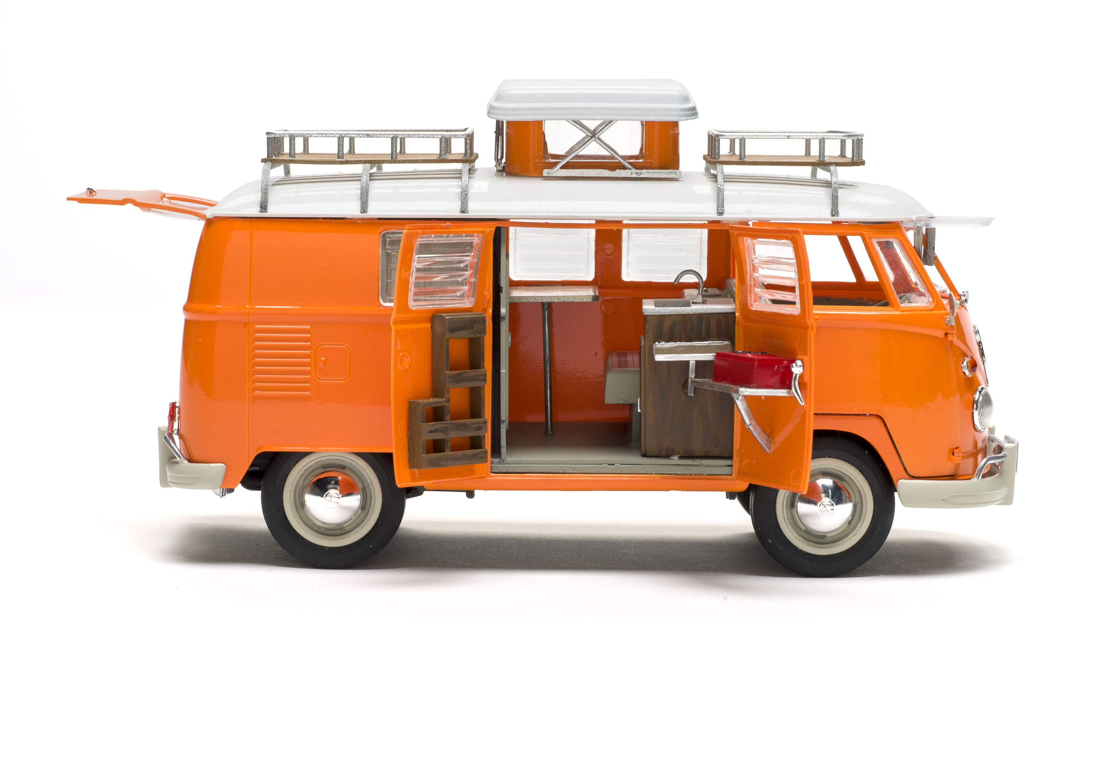 Build review of the Revell Volkswagen T1 bus camper scale model