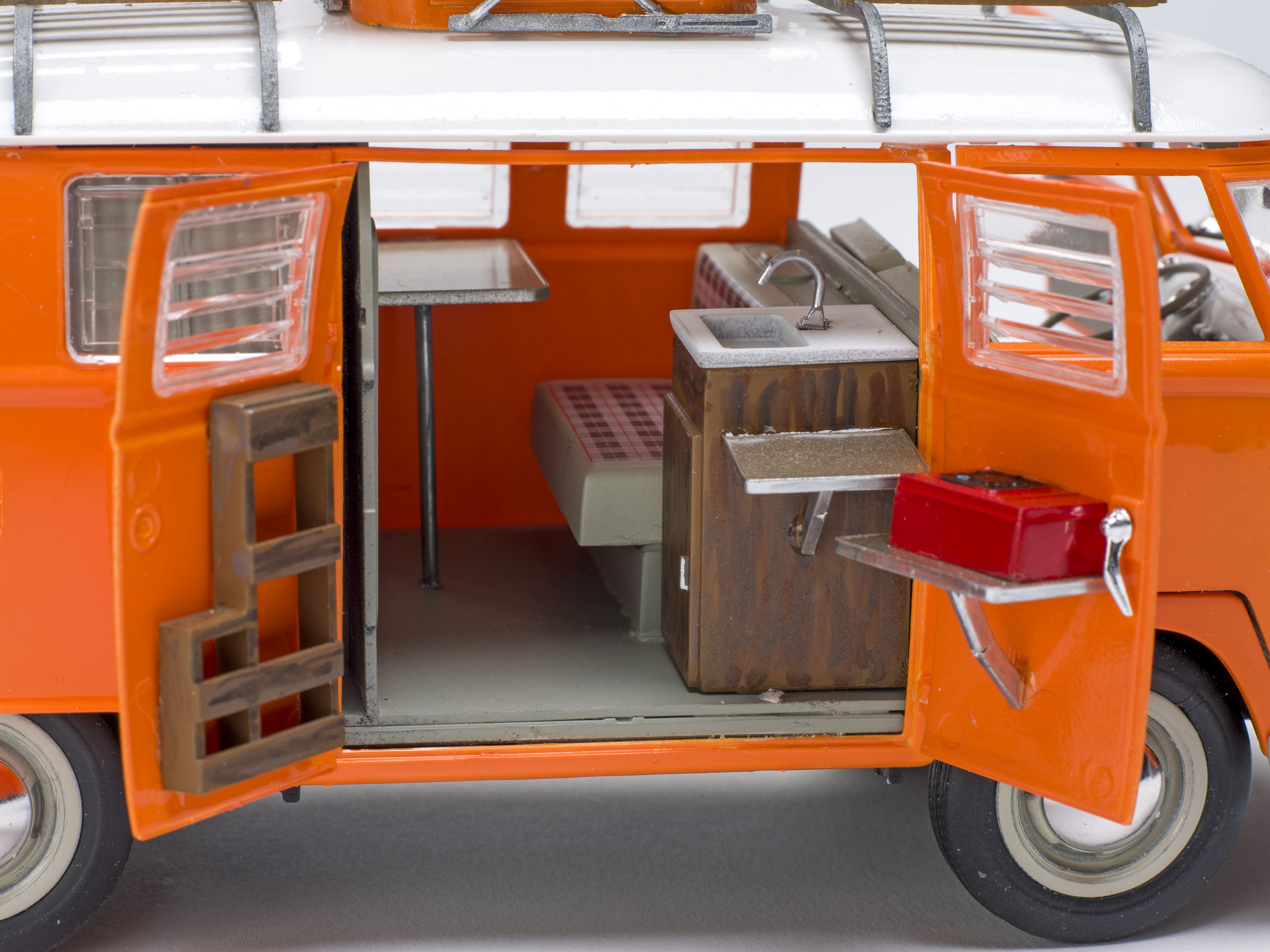 Build review of the Revell Volkswagen T1 bus camper scale