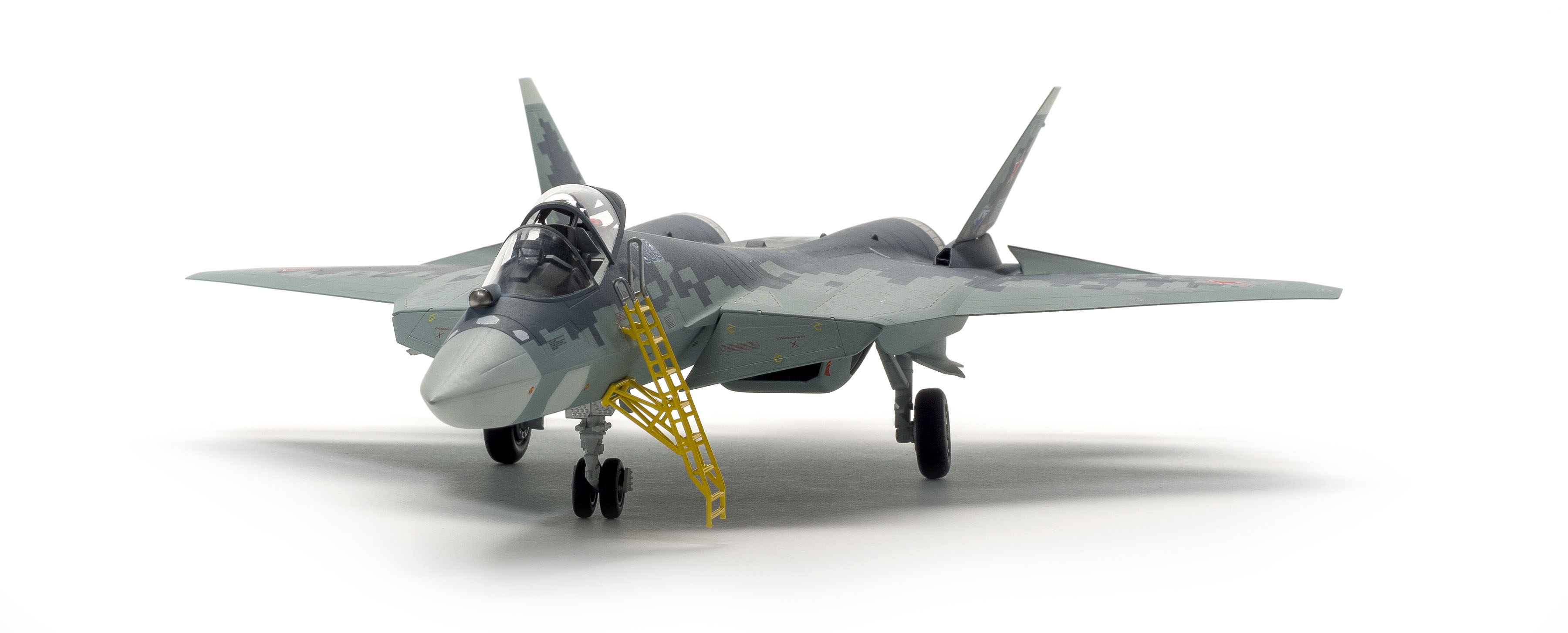 Build review of the Zvezda Sukhoi Su-57 Felon scale model aircraft