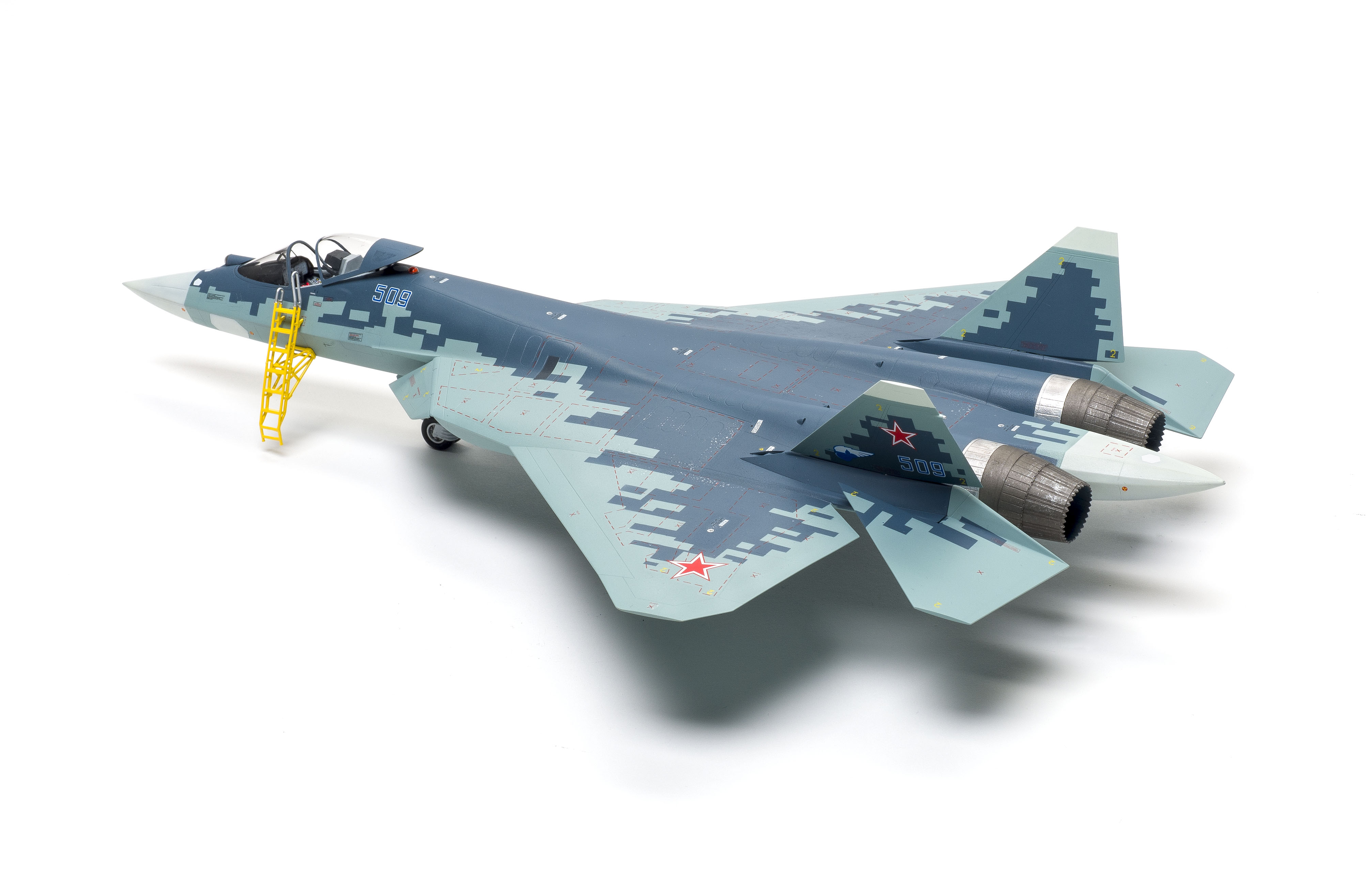 Build review of the Zvezda Sukhoi Su-57 Felon scale model aircraft