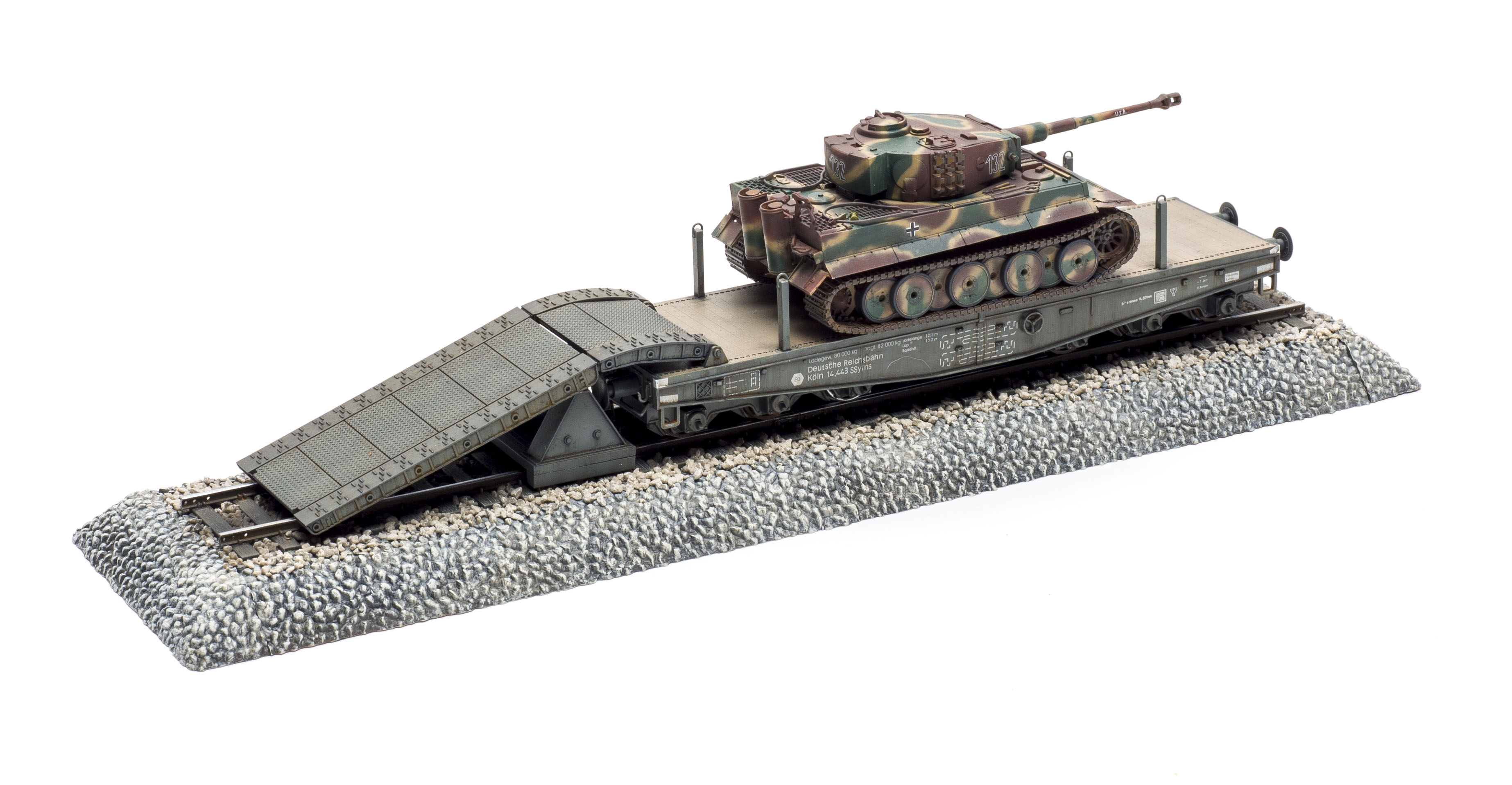 FSDWB0521_Hobbyboss_Tiger_Railcar_02