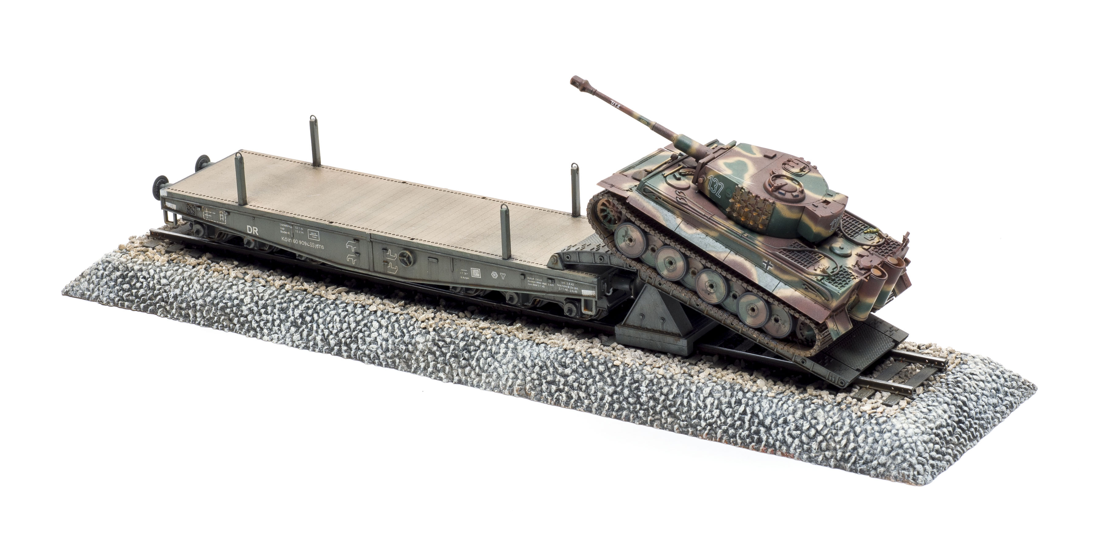 FSDWB0521_Hobbyboss_Tiger_Railcar_03