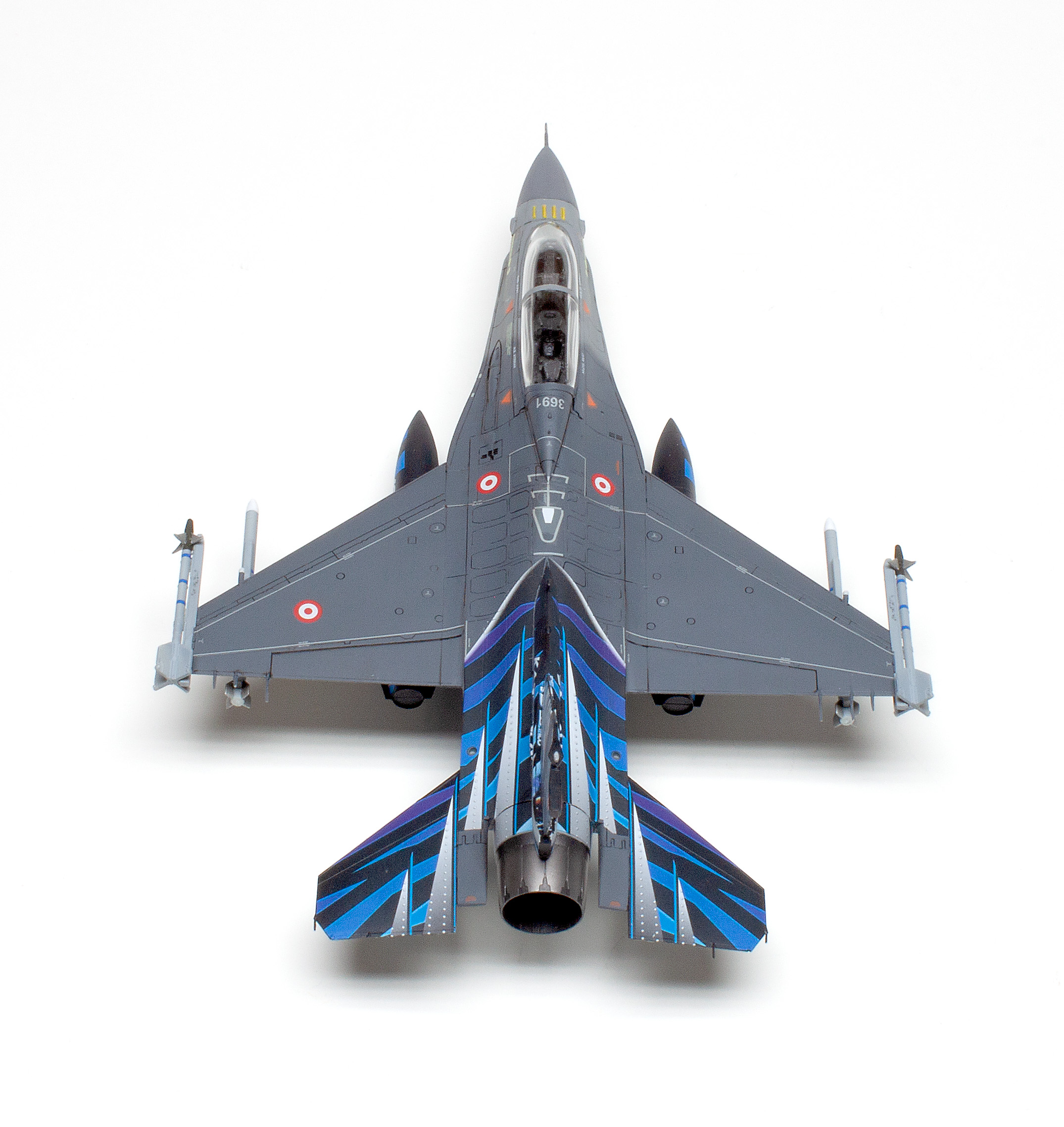 FSDWB0821_Revell_F16D_06
