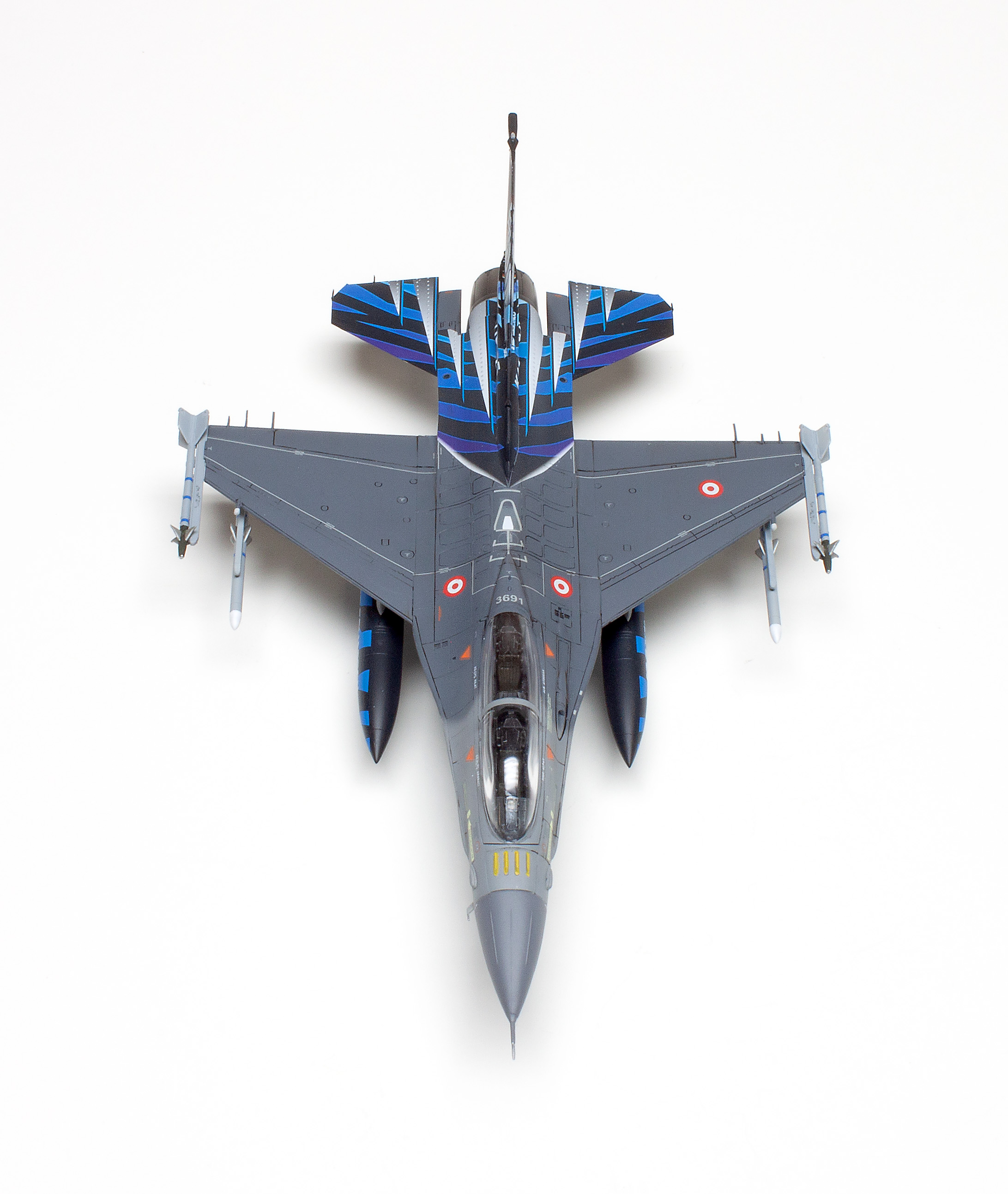 FSDWB0821_Revell_F16D_07