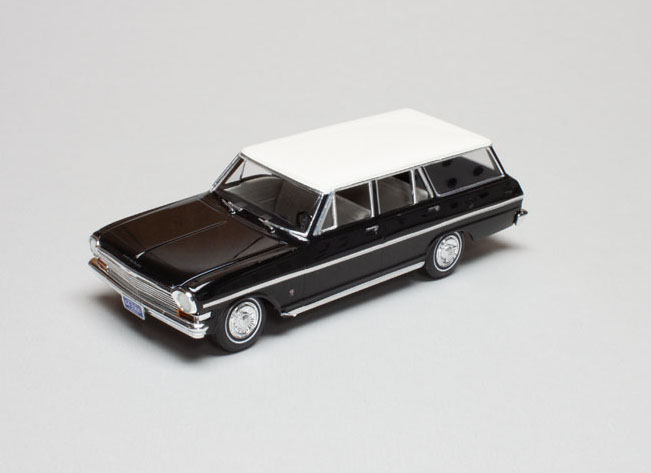 AMT 1/25 scale 1963 Chevy II Station Wagon with trailer model kit