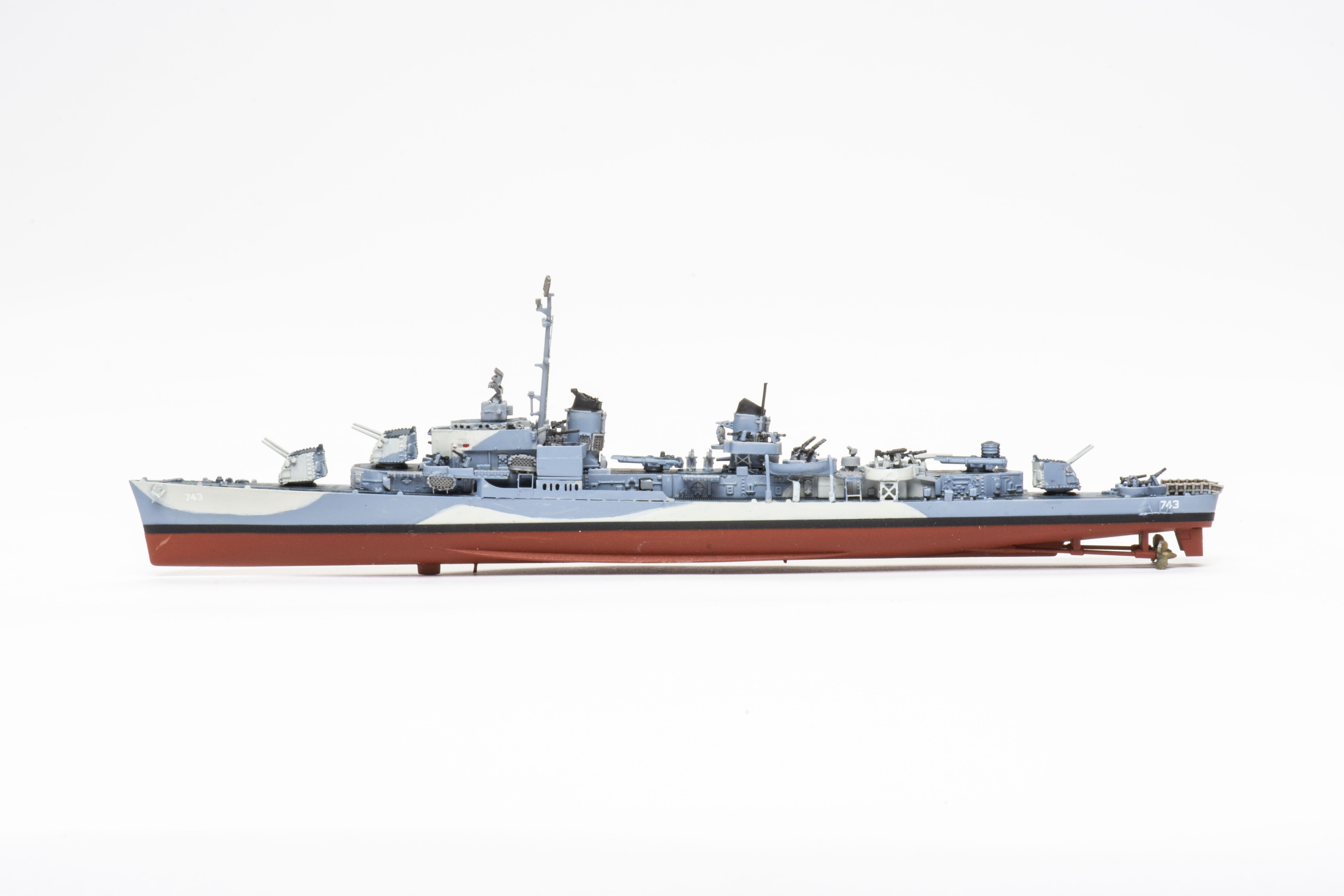Amazon.com: TAKOM Sprue Brothers 1:700 /Snowman Model - USS