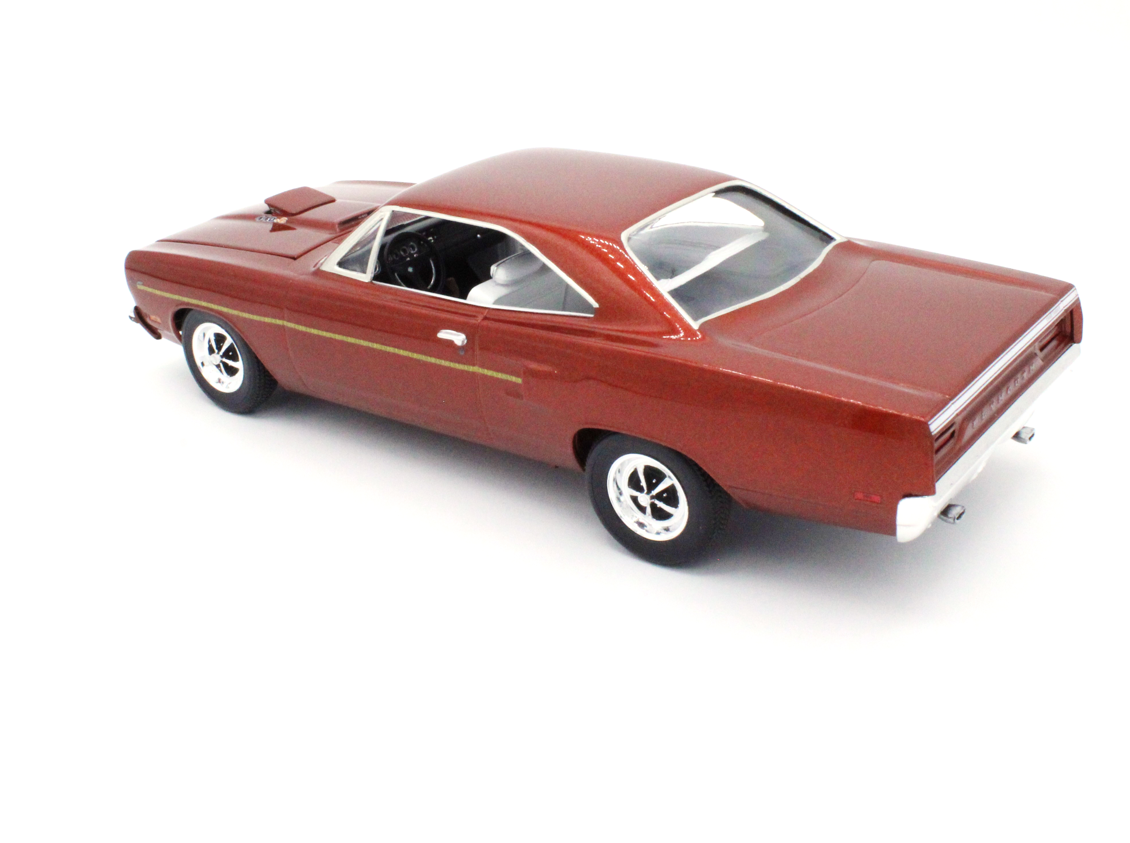 Revell 1 24 scale 1970 Plymouth Road Runner plastic model kit