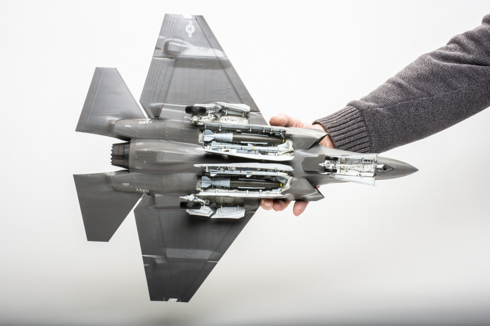 Trumpeter 1/32 scale F-35C Lightning plastic model kit review