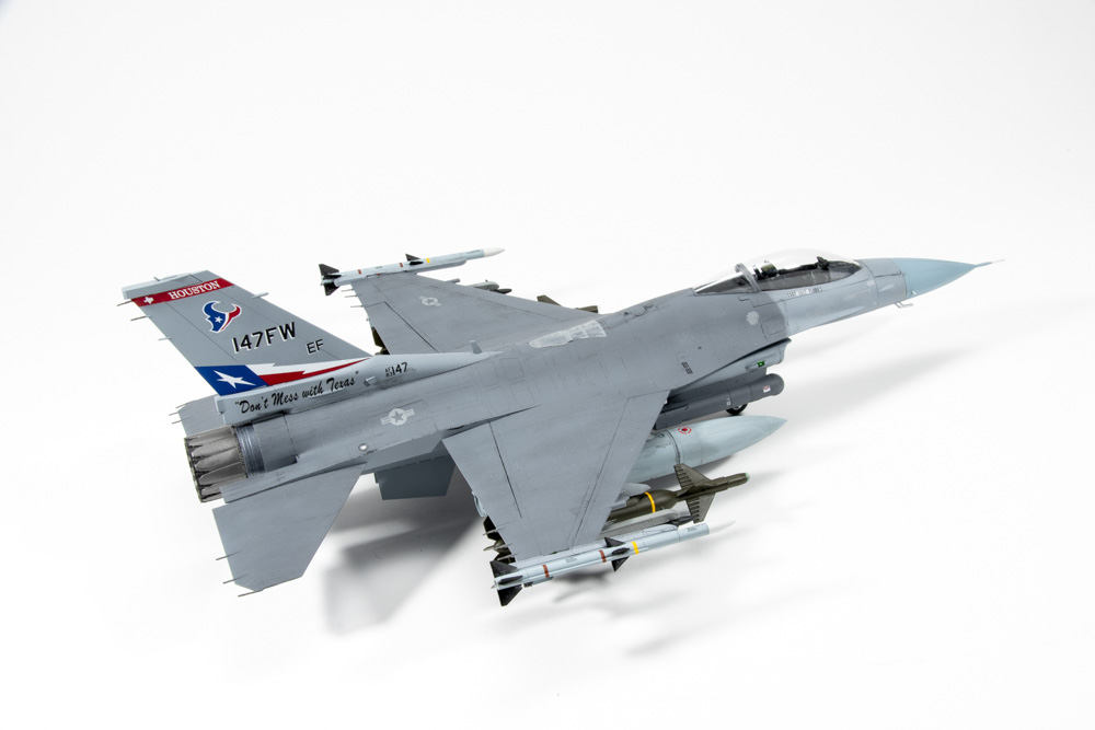 Kinetic 1/48 scale F-16C Block 25/42 USAF plastic model kit review 