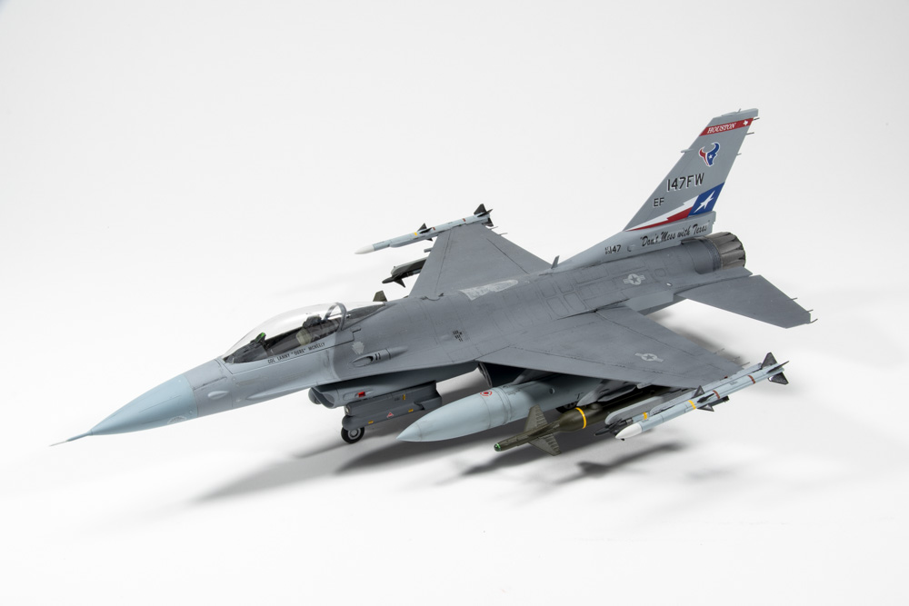 Kinetic 1/48 scale F-16C Block 25/42 USAF plastic model kit