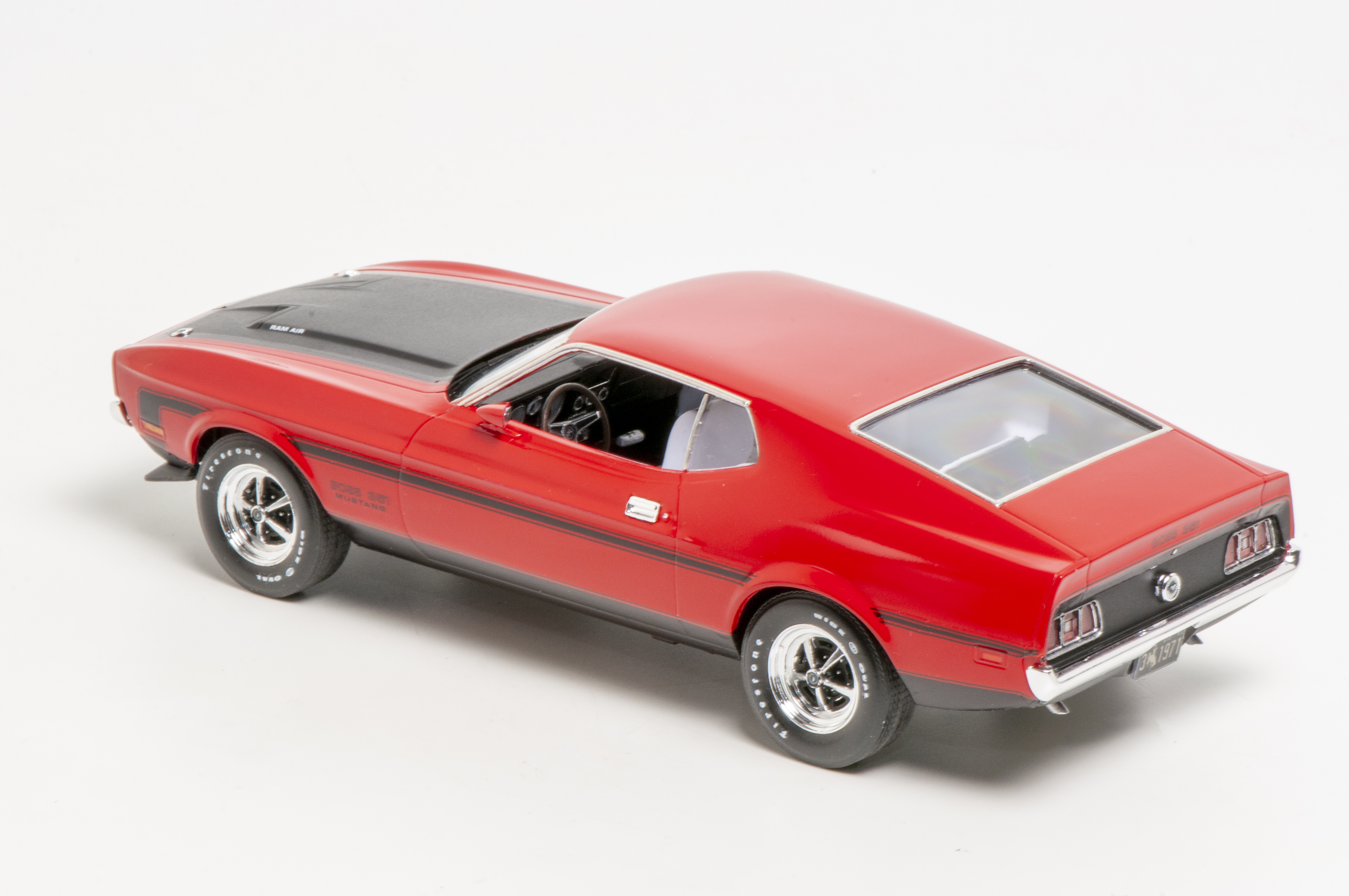 Revell 1/25 scale 1971 Ford Mustang Boss 351 plastic model kit