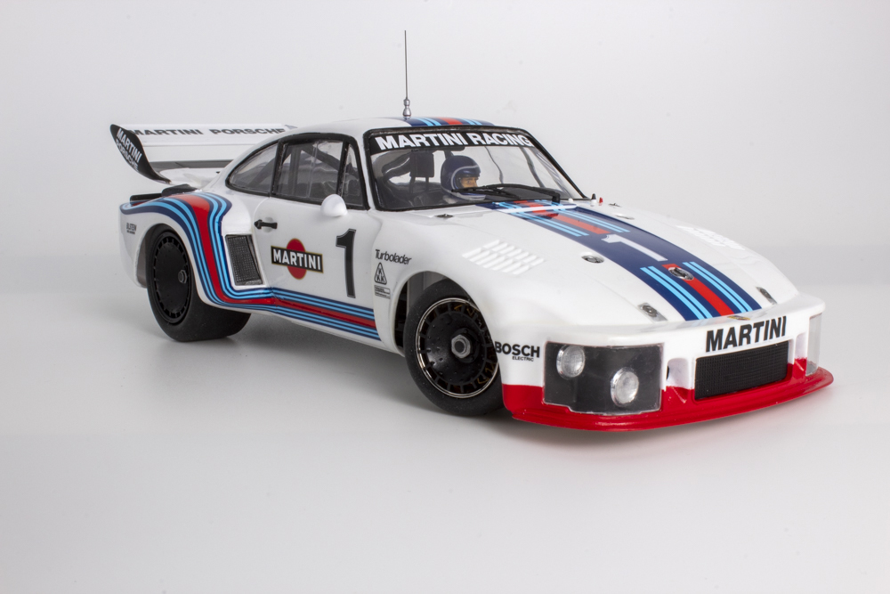 Tamiya 1/20 scale Porsche 935 Martini plastic model kit
