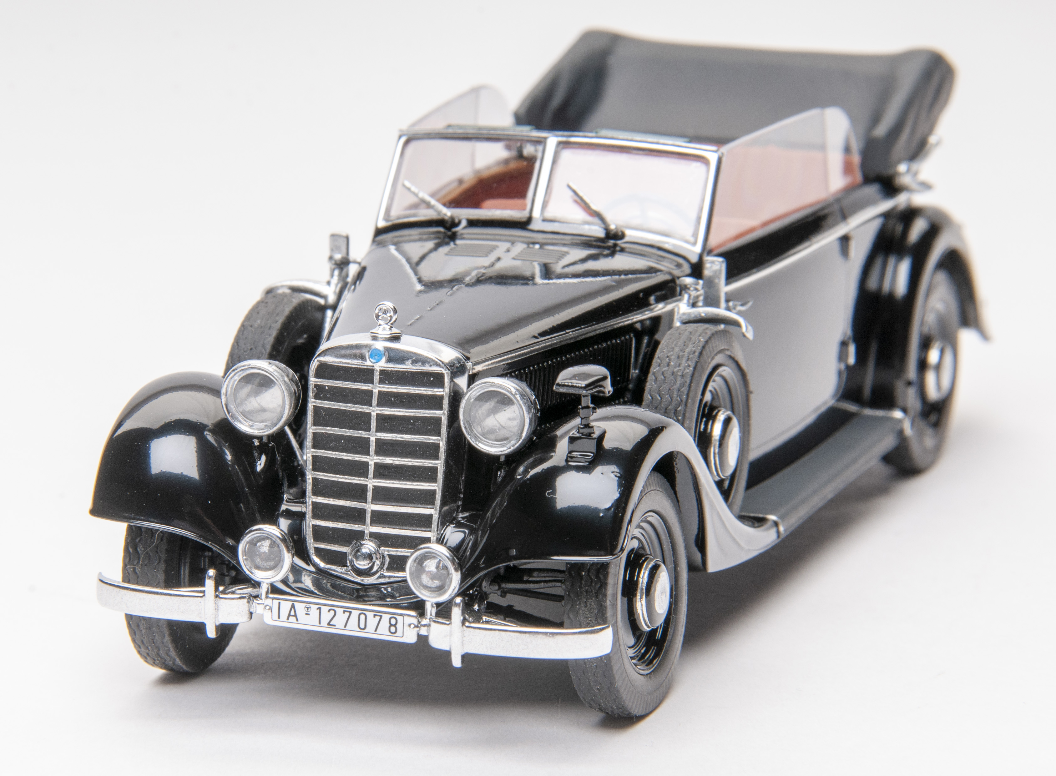 ICM 1/35 scale Mercedes-Benz Typ 320 (W142) Cabriolet WWII German Staff Car  plastic model kit review | FineScale Modeler Magazine