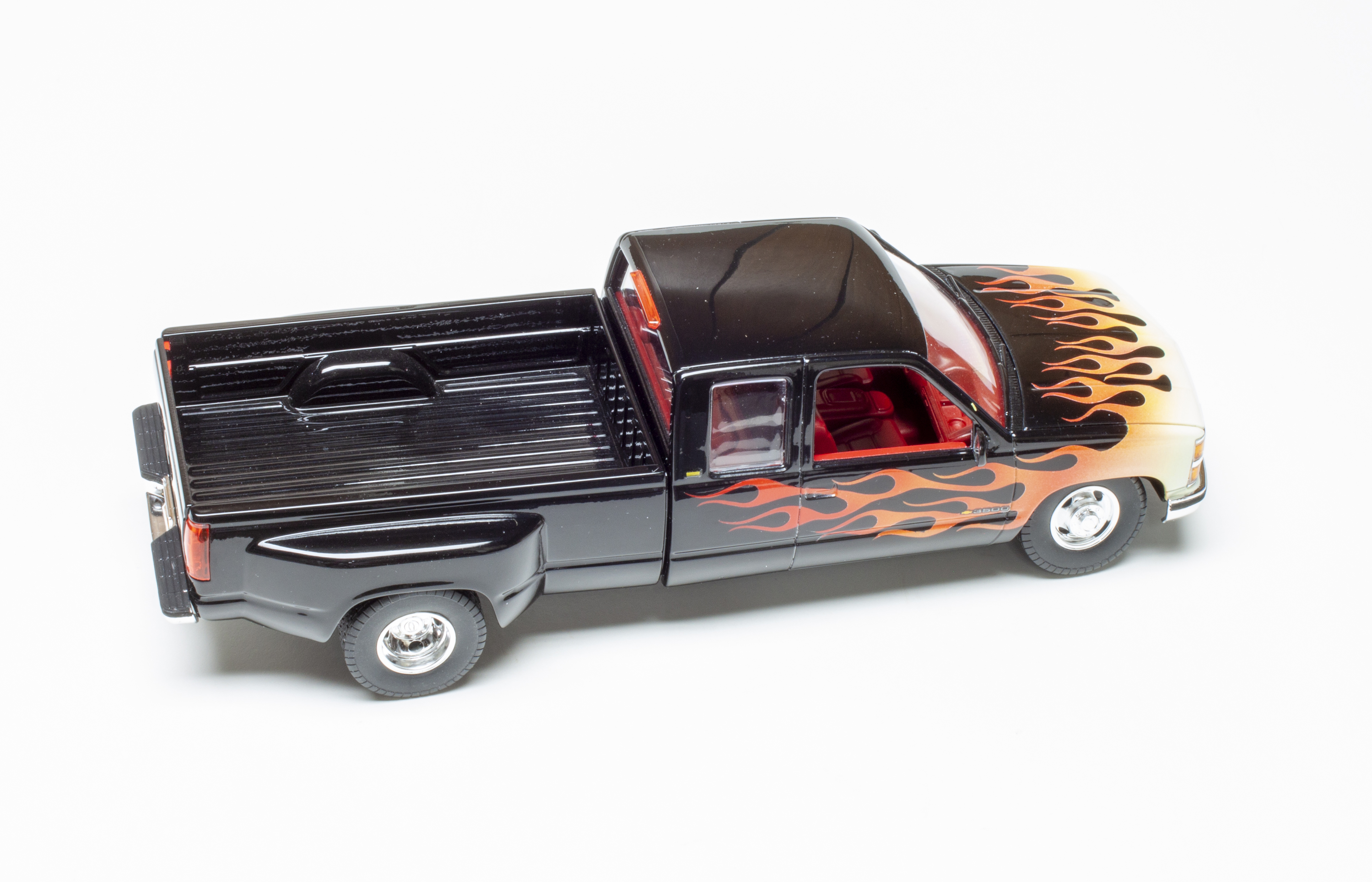 自動車 1/25 Chevy SILVERADO C-3500 Dually Amazon.com: AMT 1996 Chevrolet C-3500 Dually Pickup Easy