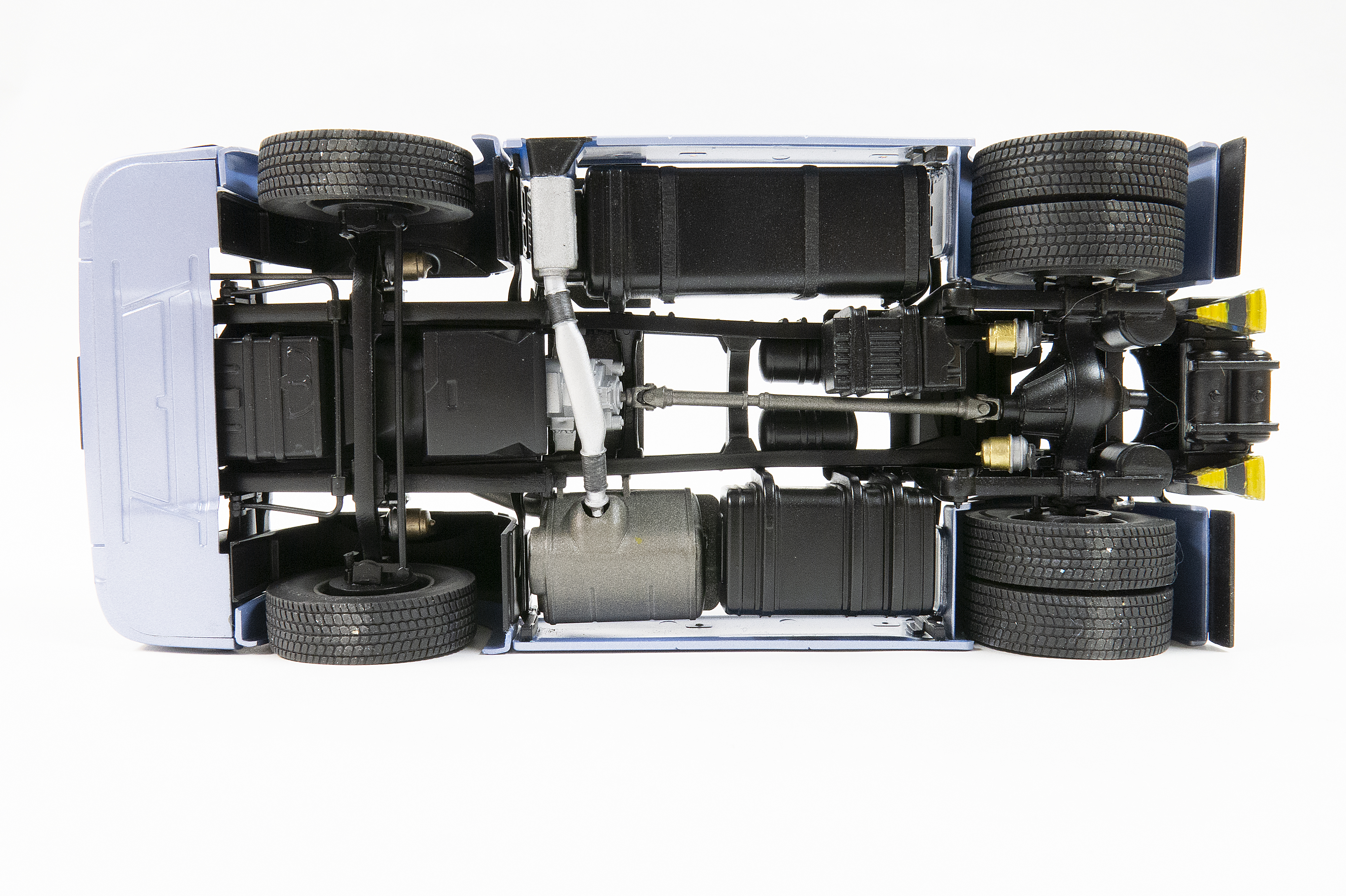 Italeri 1/24 scale Scania S770 4 X 2 Normal Roof plastic