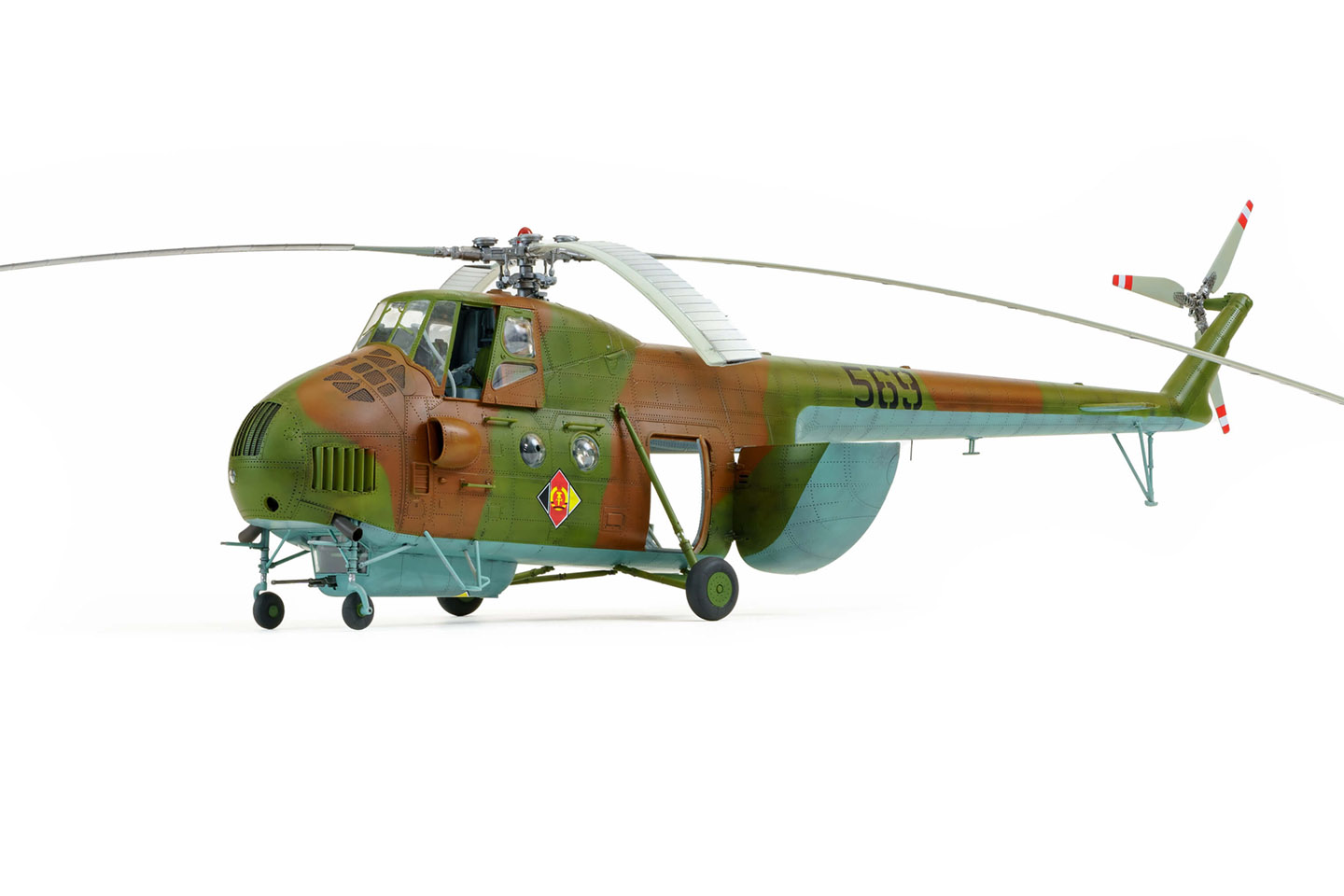 Trumpeter 1/48 scale Mi-4a Hound plastic model kit review