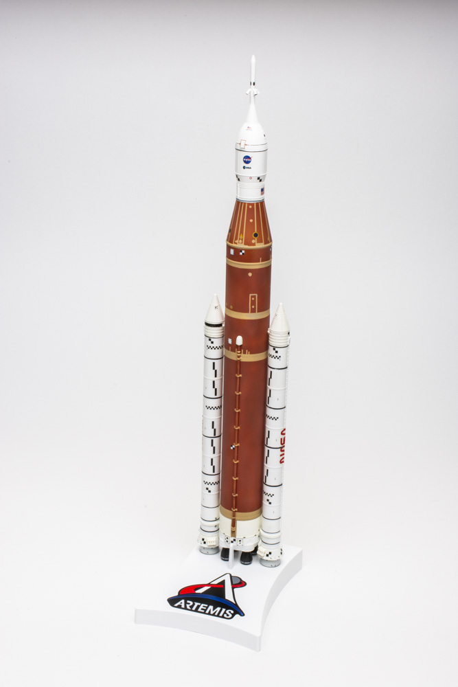 AMT 1/200 scale Artemis I Space Launch System and Orion Crew Spacecraft