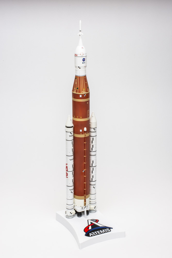 AMT 1/200 scale Artemis I Space Launch System and Orion Crew Spacecraft