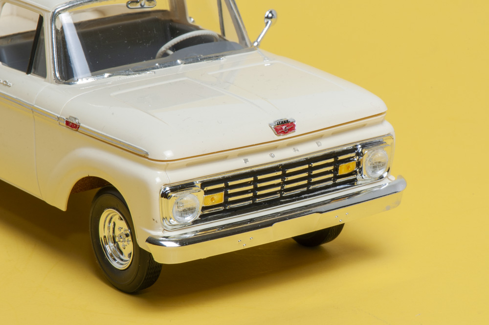 AMT 1/25 scale F-100 Camper Pickup plastic model kit review AMT 1/25 scale F-100 Camper Pickup plastic model kit review