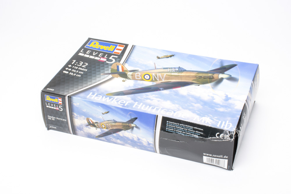 Revell 1/32 scale Hawker Hurricane Mk.IIb plastic model kit Revell 1/32 scale Hawker Hurricane Mk.IIb plastic model kit