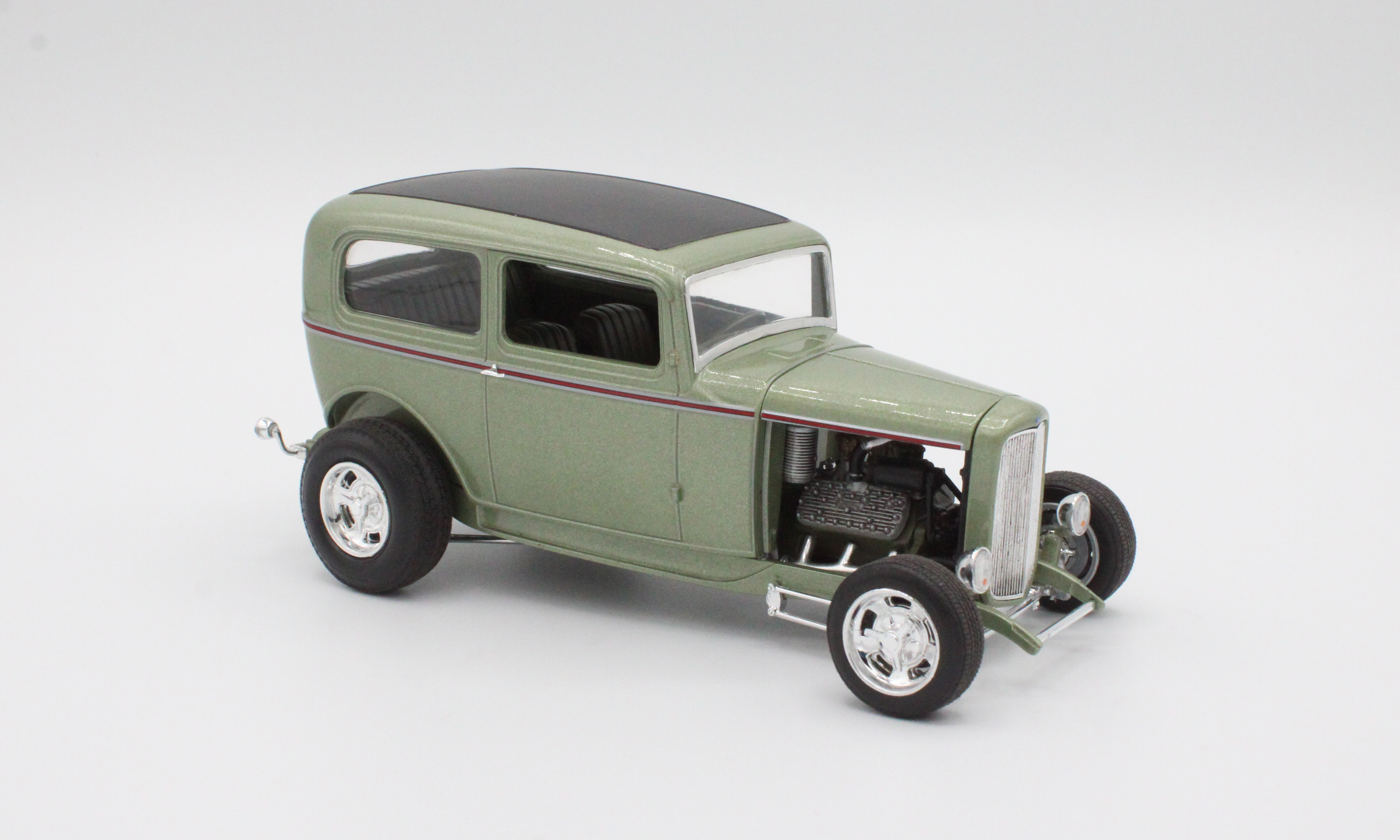 Revell 1 25 scale 1932 Ford Tudor Sedan plastic model kit review FineScale Modeler Magazine