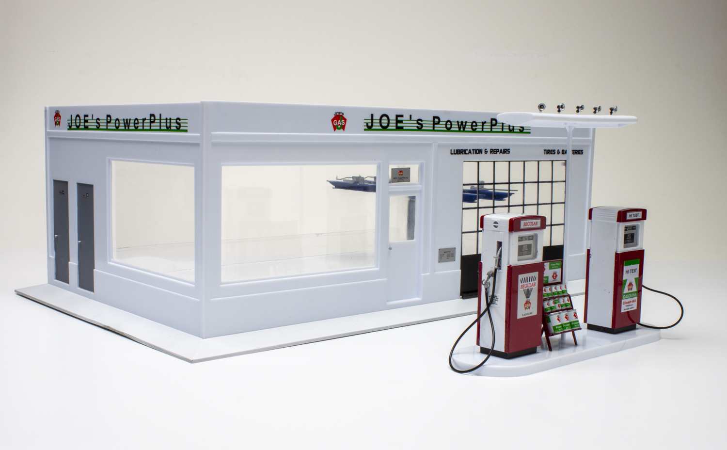 Academy 1/24 scale Joe's Power Plus Service Station plastic model