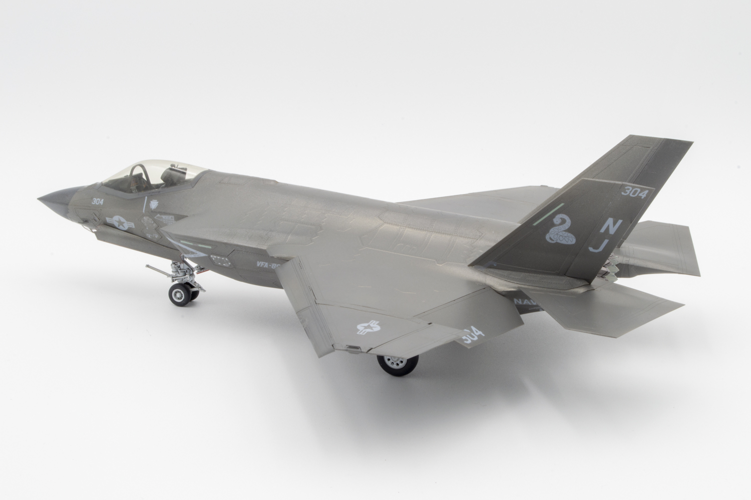 タミヤ　F-35 C　1/48スケールモデル 1/48 Tamiya F-35C Lightning II Plastic Model Kit - Squadron.com