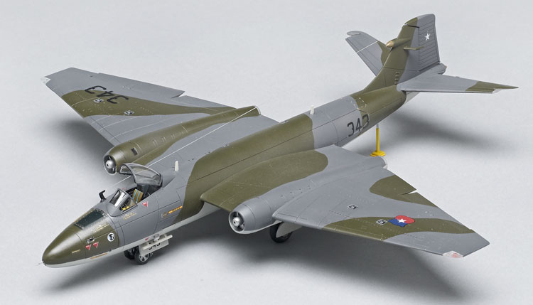 Airfix 1/72 scale English Electric Canberra PR.9 aircraft