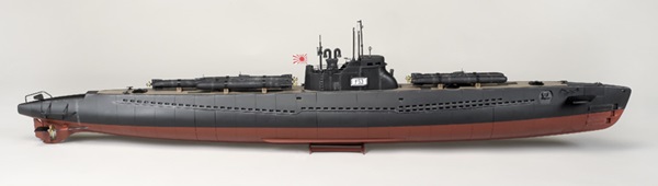 Lindberg 1/72 scale IJN <i>I-53</i> submarine and Kaitens