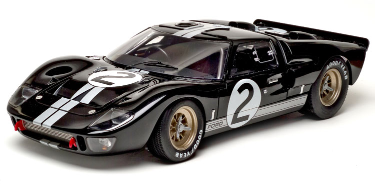 TRUMPETER #MAG0019  1/12th SCALE GT 40 SPORTS CAR MODEL  KIT 