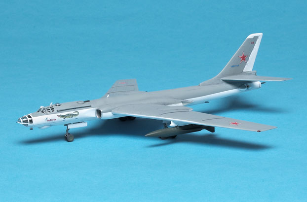 トランペッター 1/144 Tu-16k26 バジャーG型 プラモデル 6g7v4d0 Amazon | トランペッター 1/144 Tu-16k26 バジャーG型