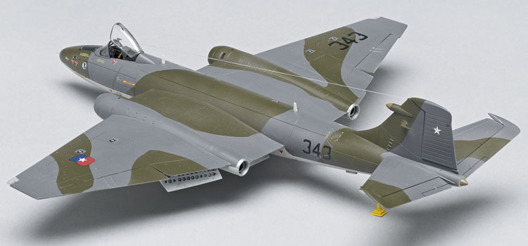 Airfix 1/72 scale English Electric Canberra PR.9 aircraft