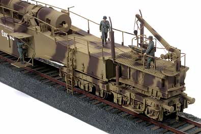 DRAGON 1/35 鉄道砲 LEOPOLD Rail gun shootout: FSM compares the 1/35 scale Dragon and