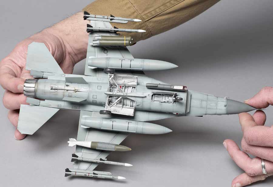 Kinetic 1/48 scale F-16DG/DJ Block 40/50 Viper | Finescale Modeler