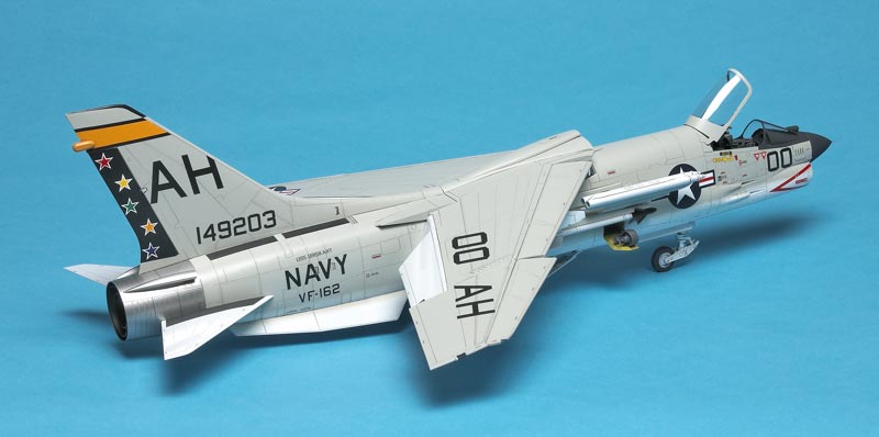 トランペッター　1/32 F-8J CRUSADER Trumpeter 1/32 F-8J Crusader Converted into F-8C | Large