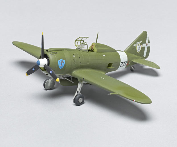 Italeri 1/48 scale Reggiane Re.2002 Ariete